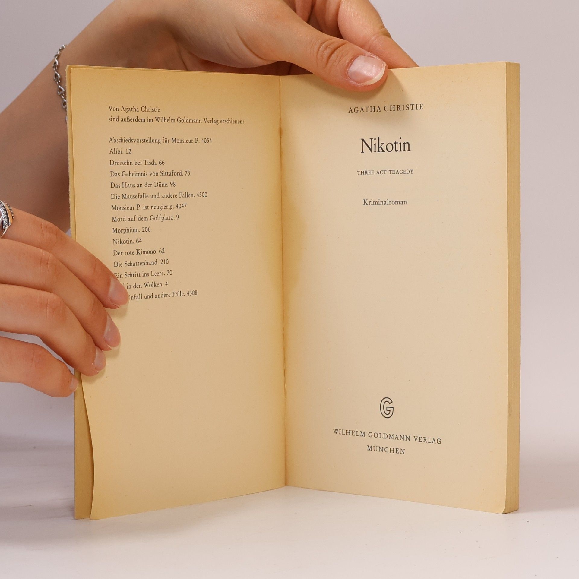 Agatha Christie Nikotin