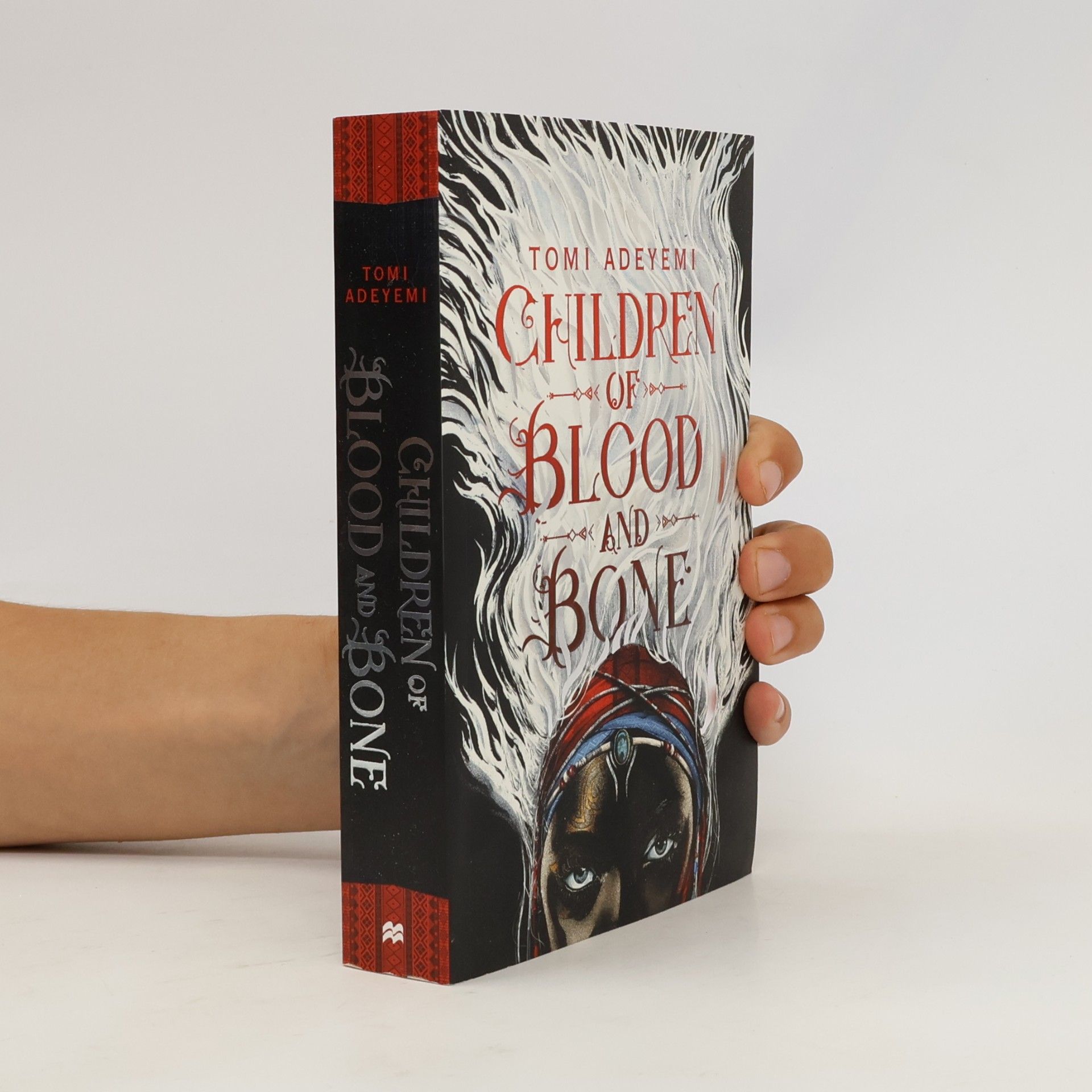 Tomi Adeyemi Children of blood and bone