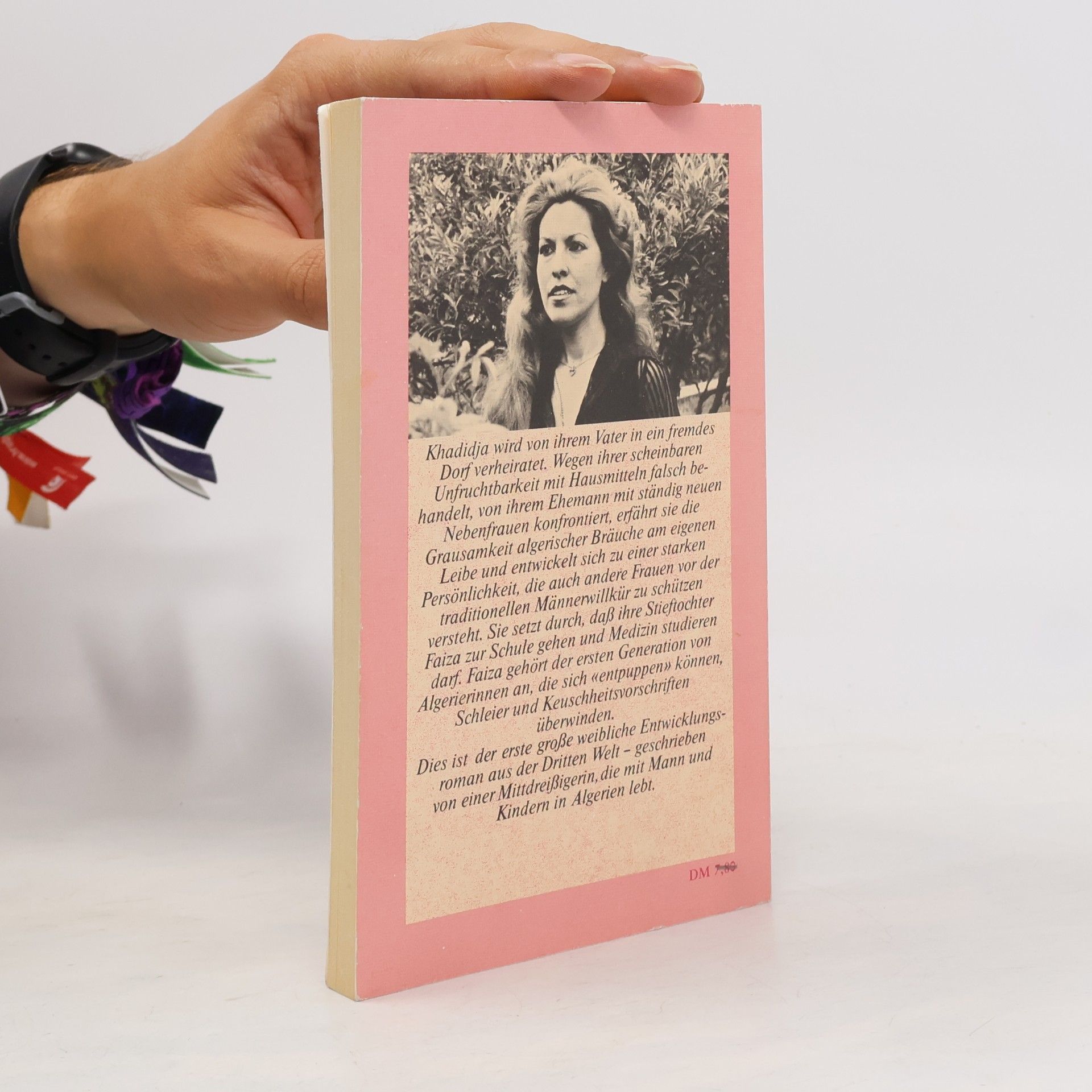 Aïcha Lemsine Die Entpuppung