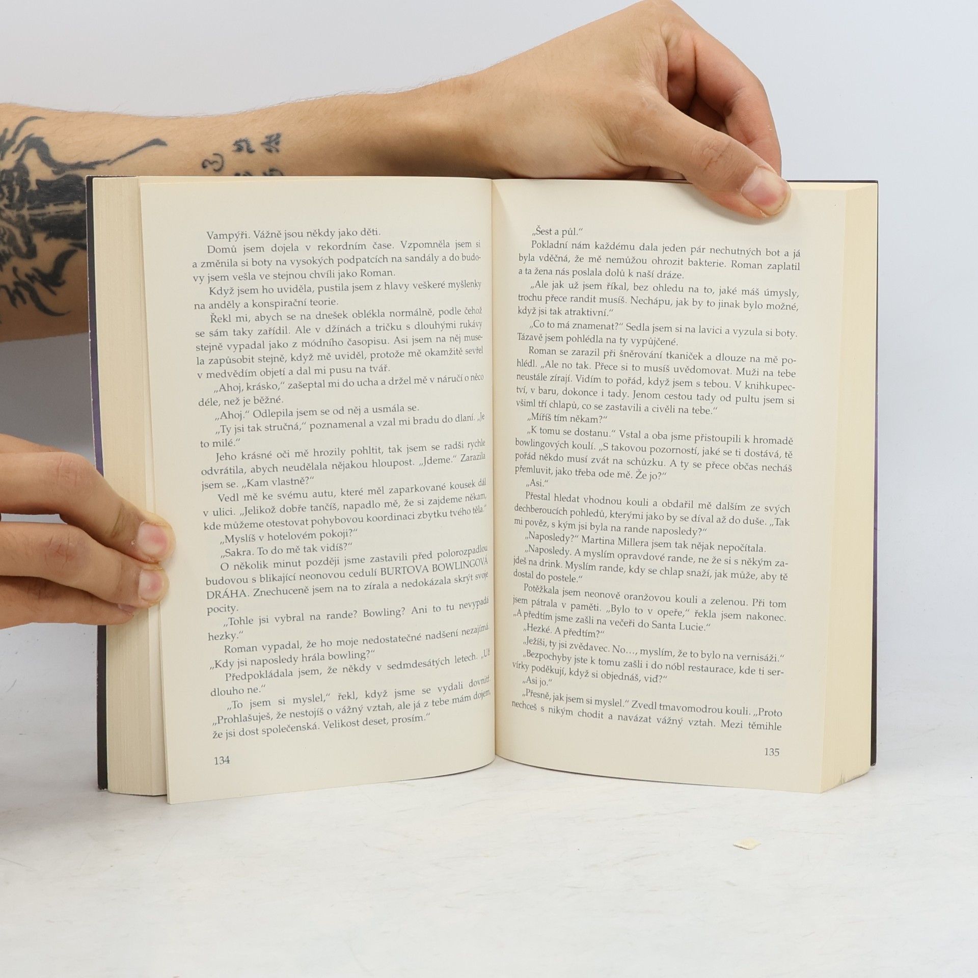 Richelle Mead Trápení. Sukuba. 1. díl