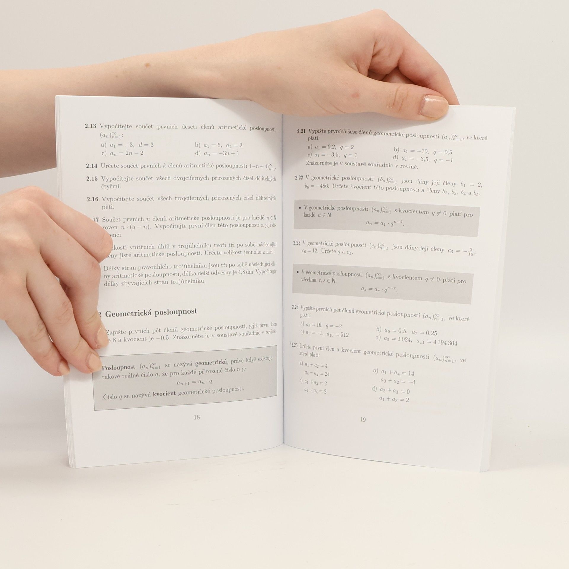 Oldřich Odvárko Sbírka úloh z matematiky pro gymnázia. Posloupnosti a řady