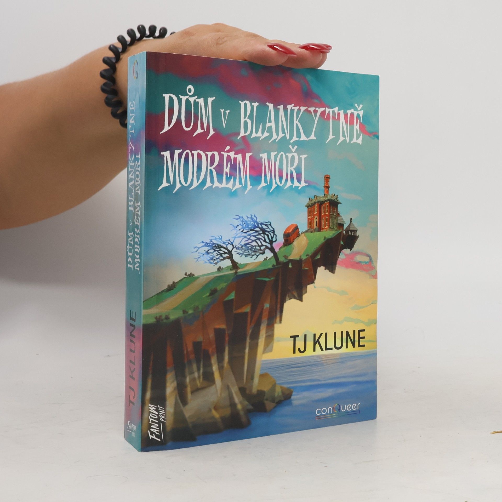T. J. Klune Dům v blankytně modrém moři