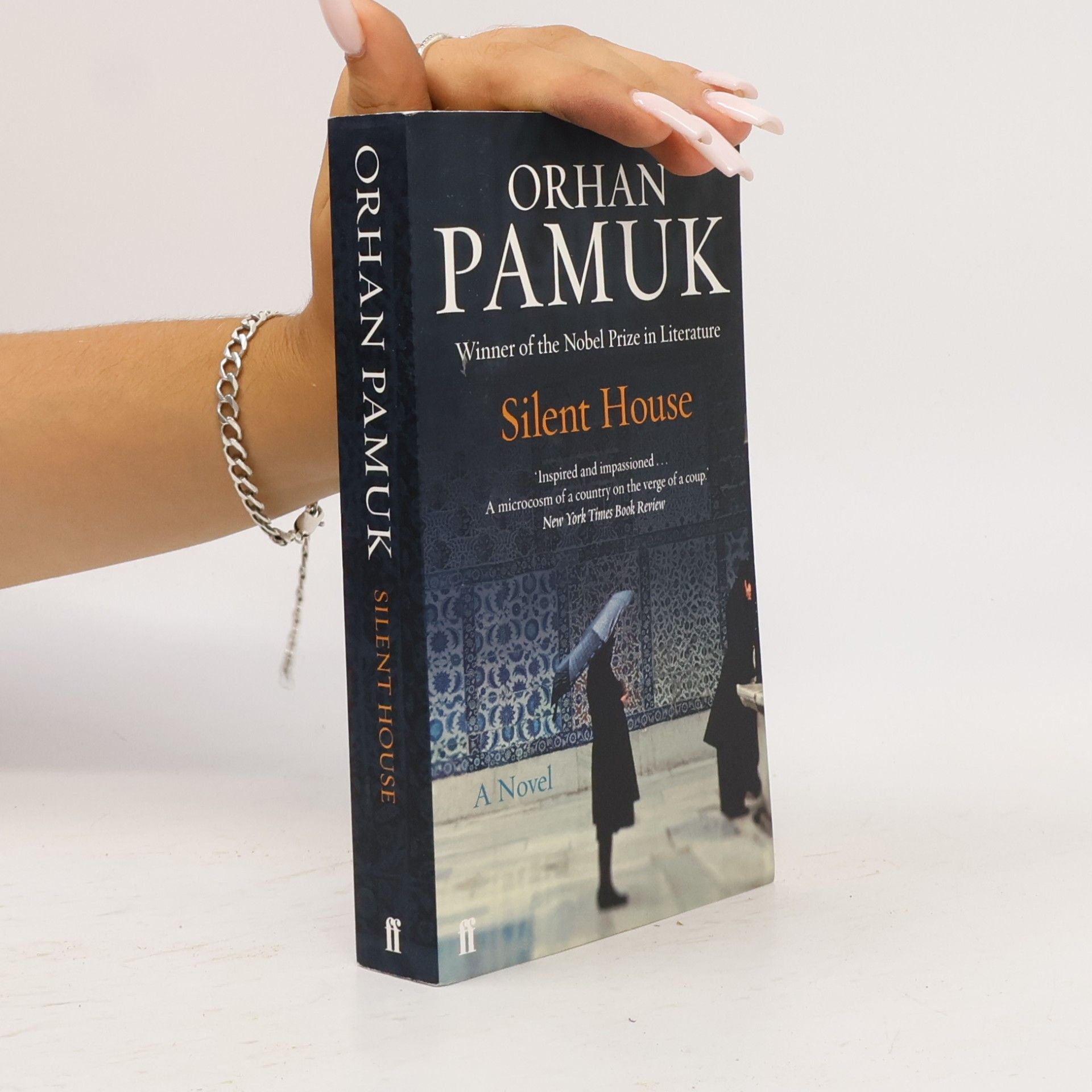 Orhan Pamuk Silent house