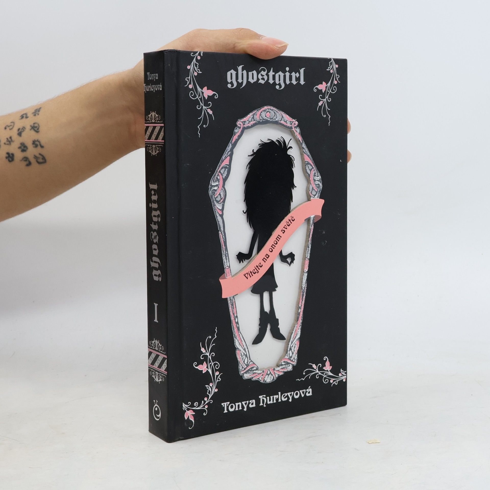 Tonya Hurley Ghostgirl. Kniha první, Vítejte na onom světě