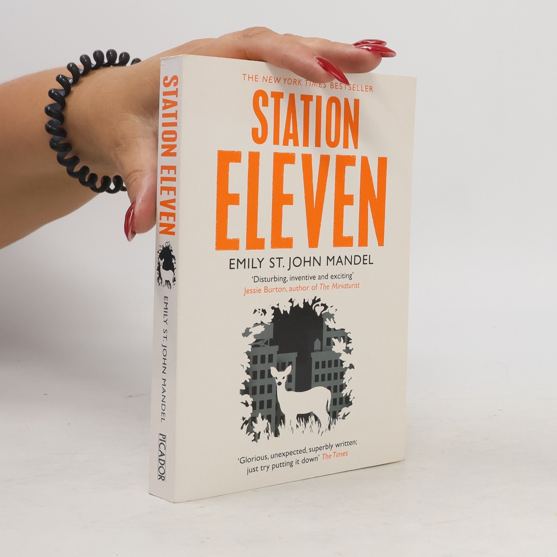 Emily St. John Mandel Station eleven