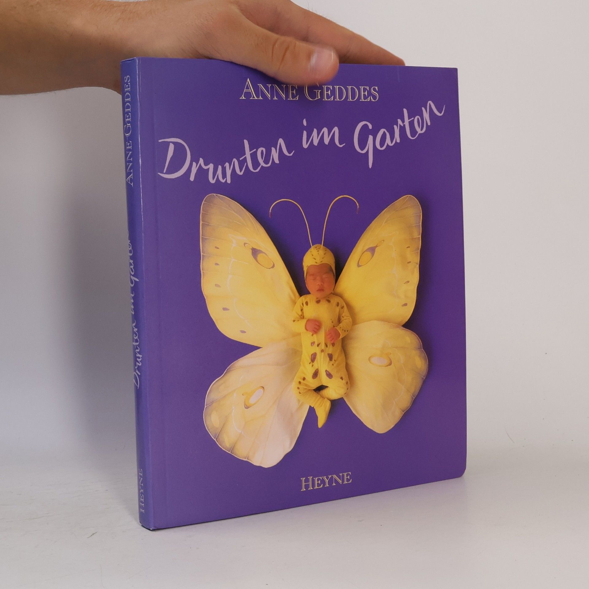 Anne Geddes Drunten im Garten