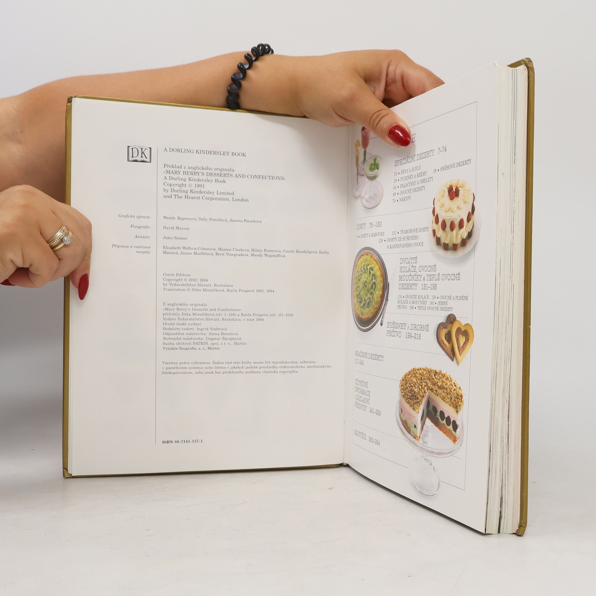 Various authors Zlatá kniha Mary Berryové: Dezerty a cukroví