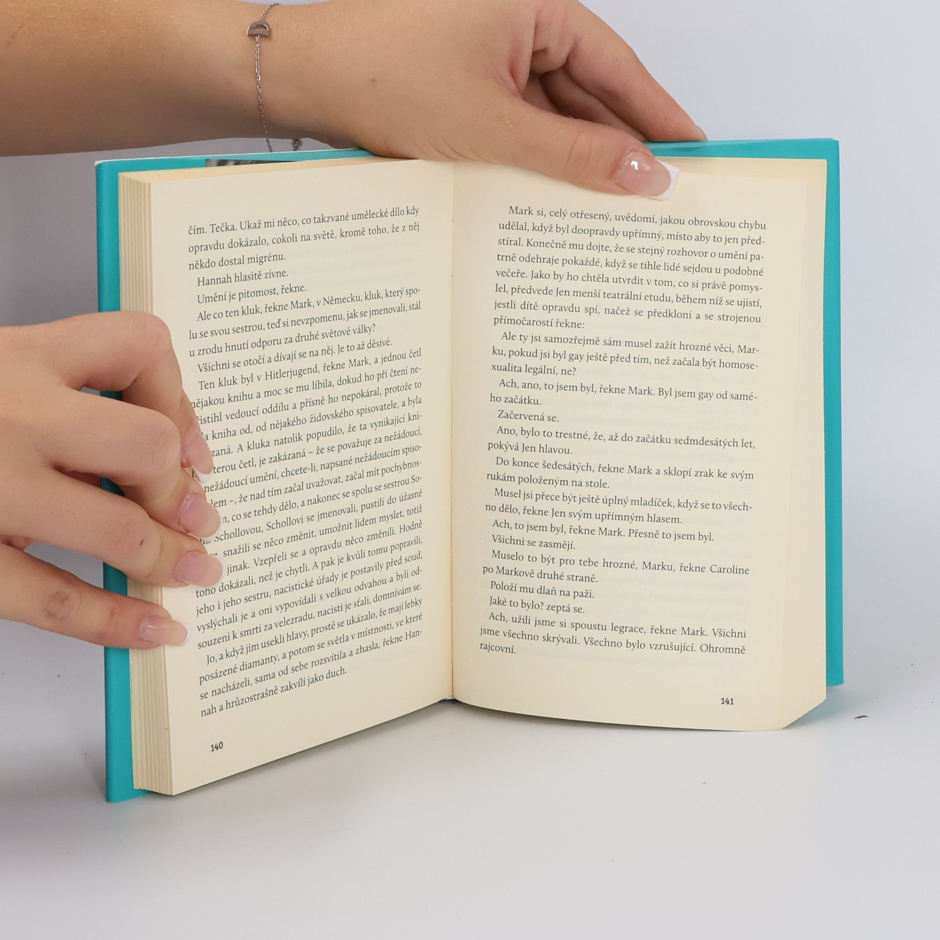 Ali Smith Tam někde za duhou