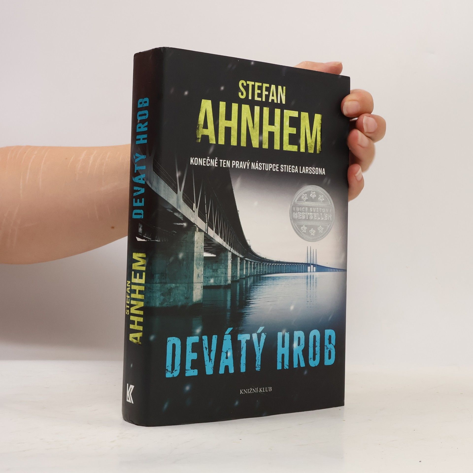 Stefan Ahnhem Devátý hrob