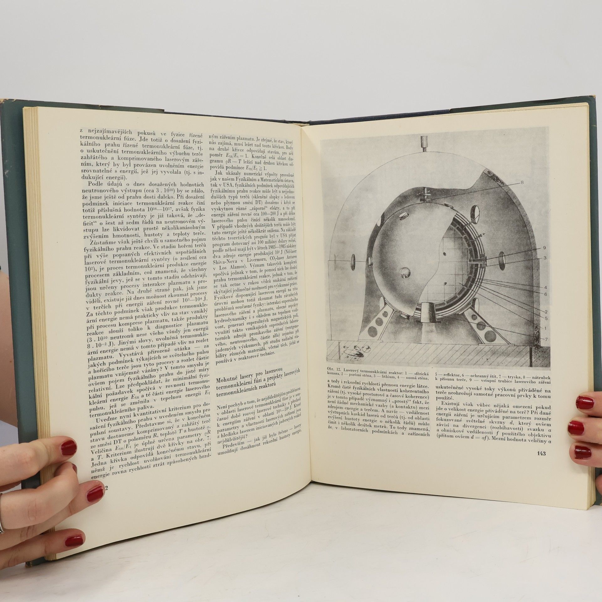 Kolektiv autorů Věda a lidstvo : mezinárodní ročenka 1982