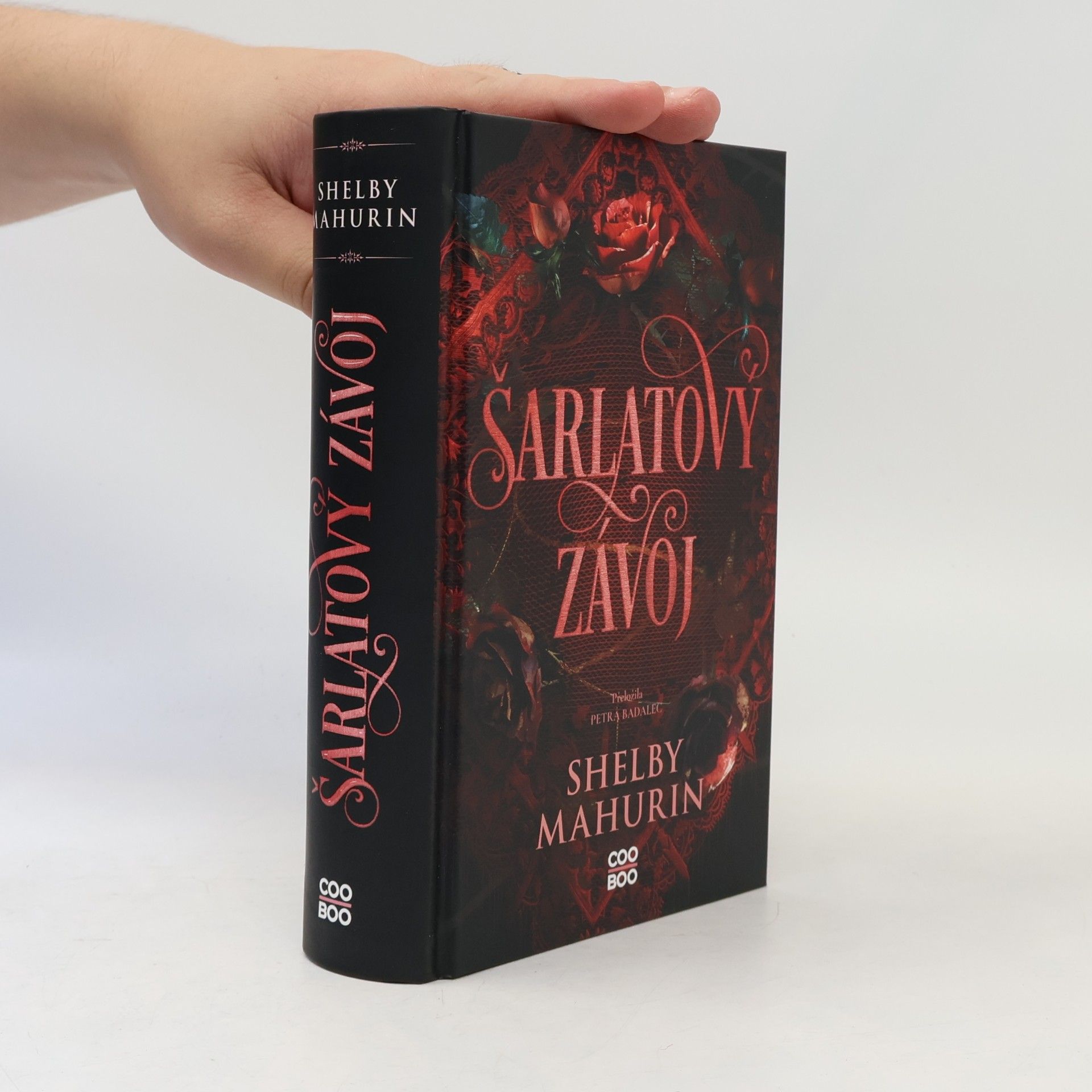 Shelby Mahurin Šarlatový závoj