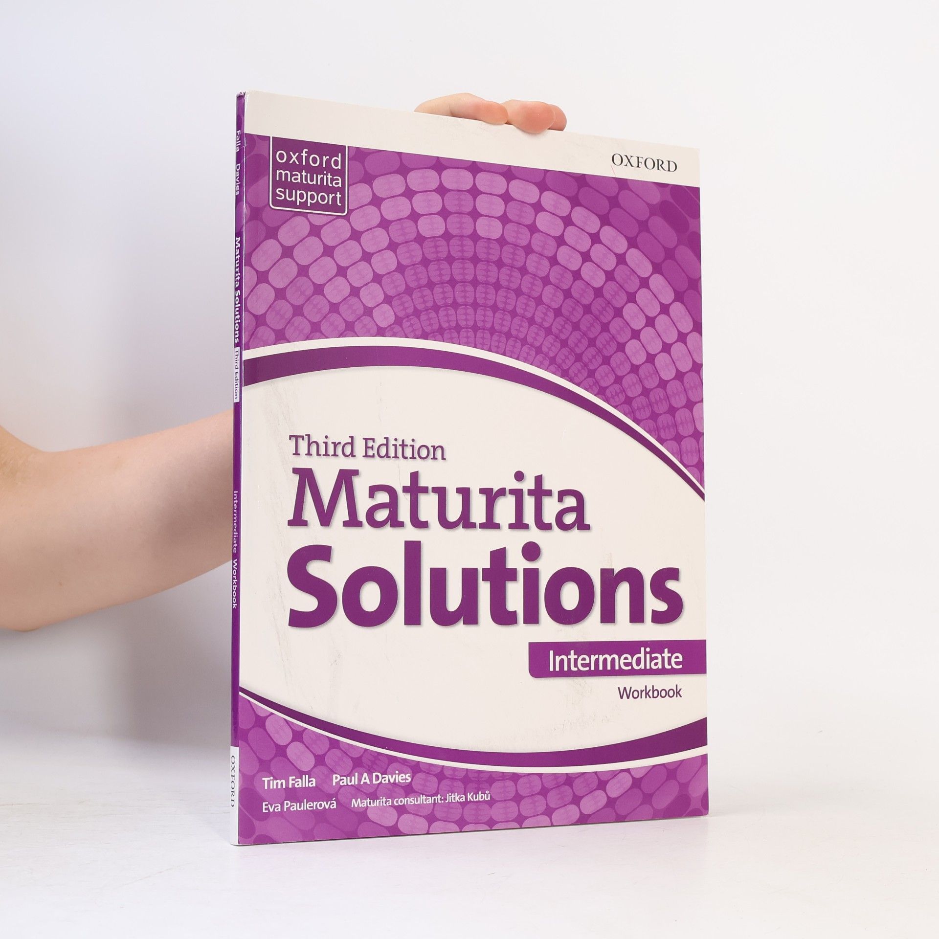 Kolektiv autorů Maturita Solutions: Intermediate - Workbook