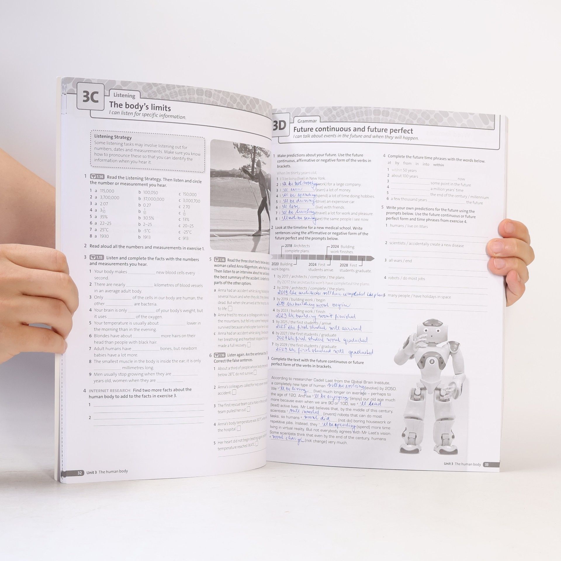 Kolektiv autorů Maturita Solutions: Intermediate - Workbook