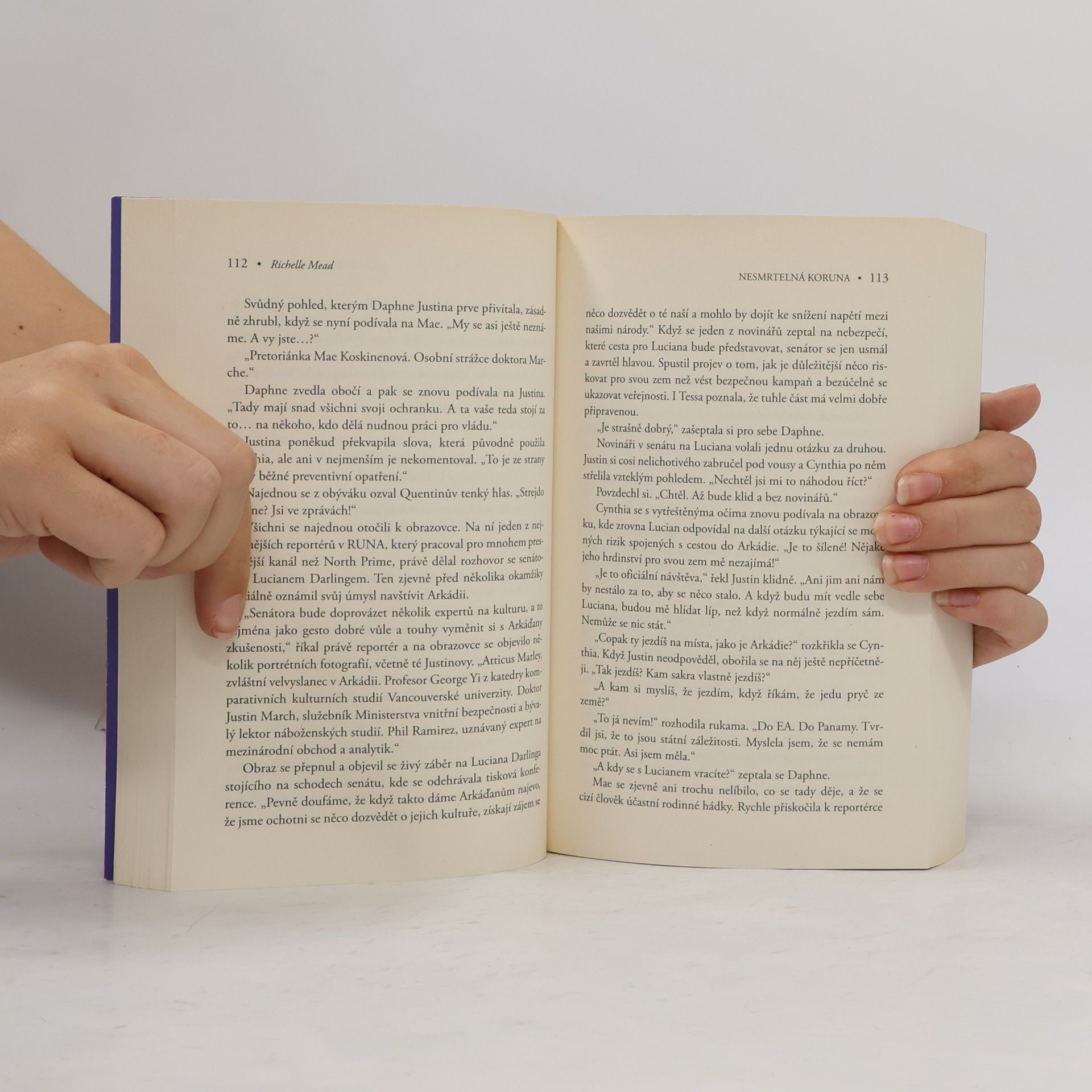 Richelle Mead Nesmrtelná koruna. Věk X. 2. díl