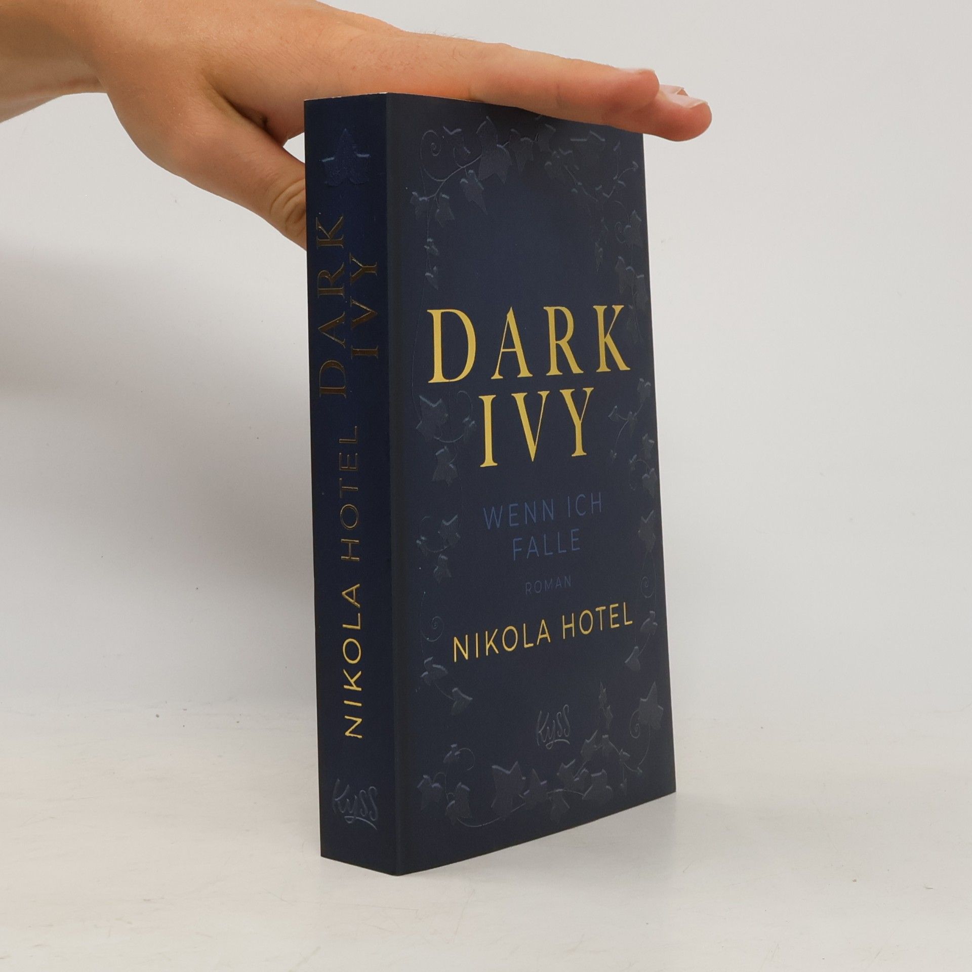 Nikola Hotel Dark Ivy - Wenn ich falle