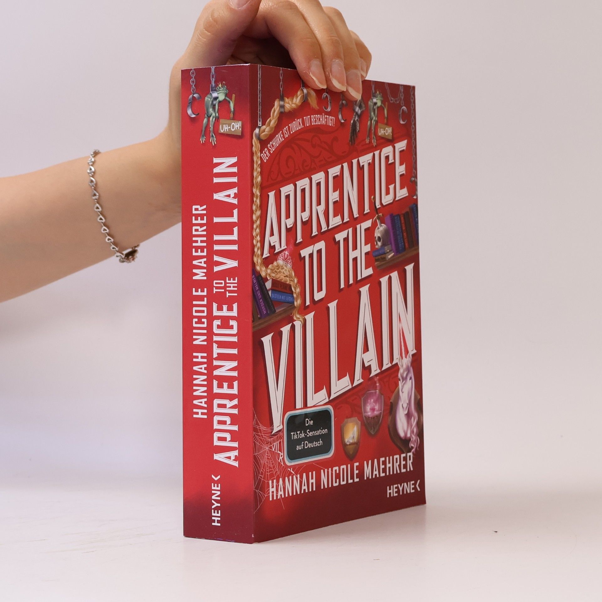 Apprentice to the Villain