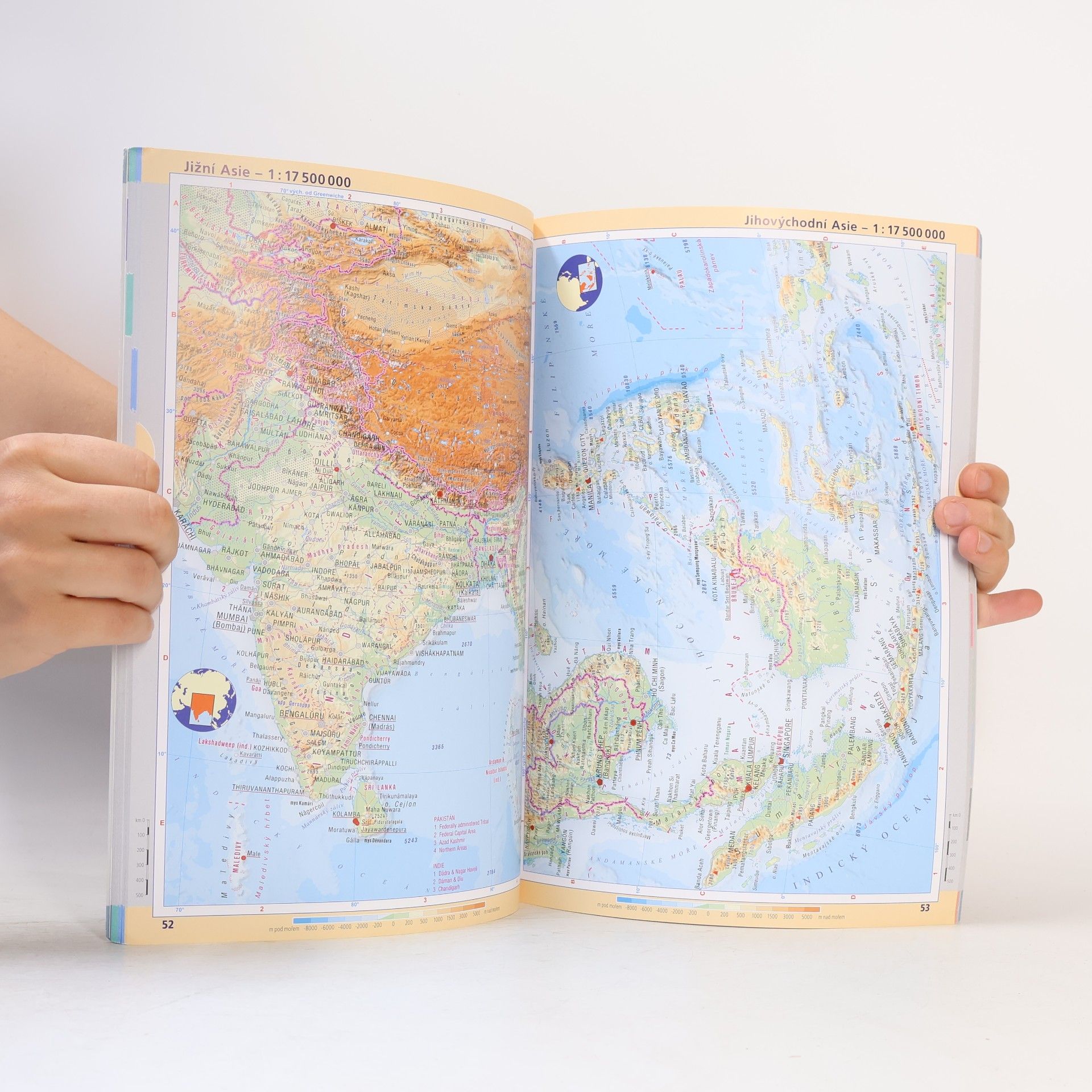 Kolektív autorov Školní atlas světa