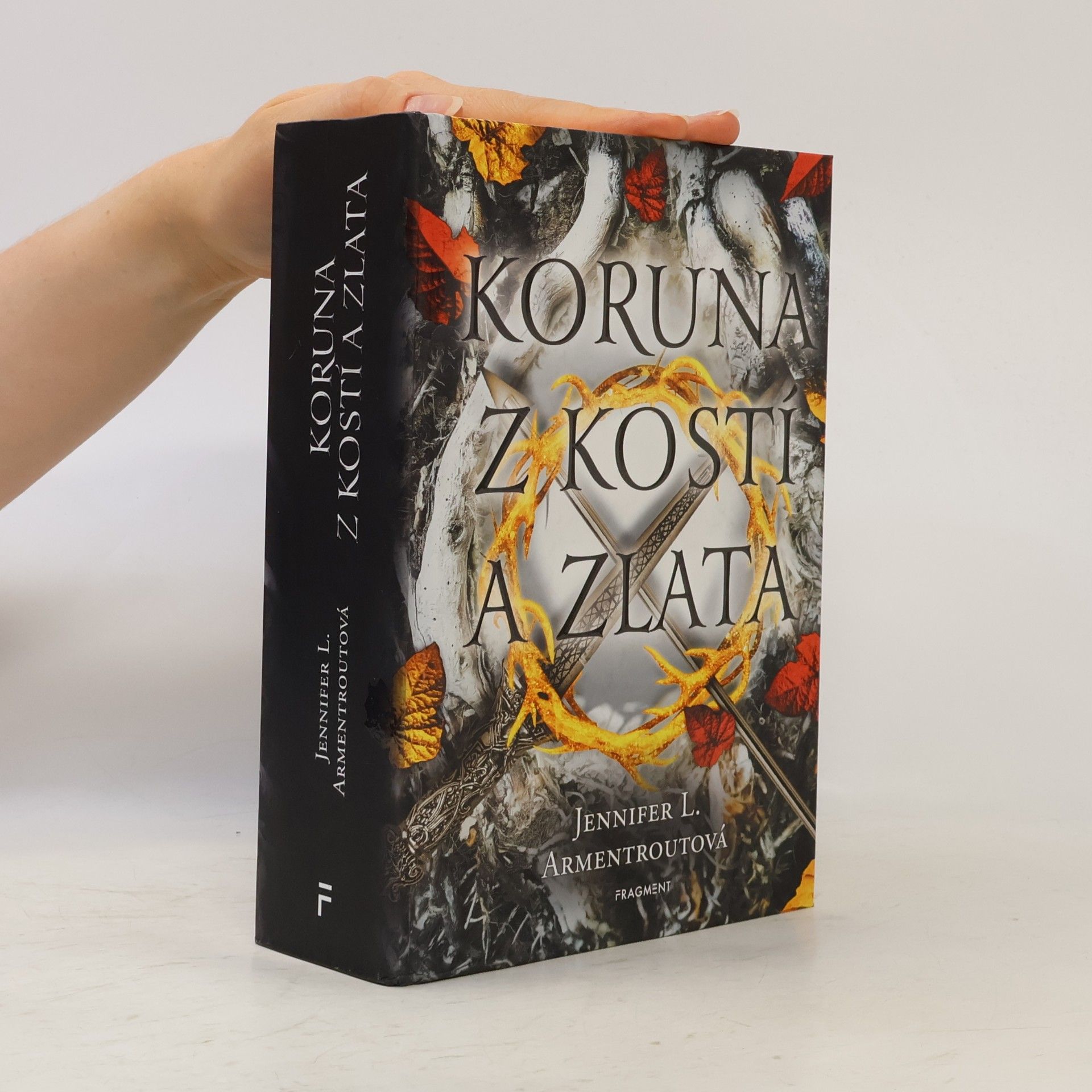 Jennifer L. Armentrout Koruna z kostí a zlata