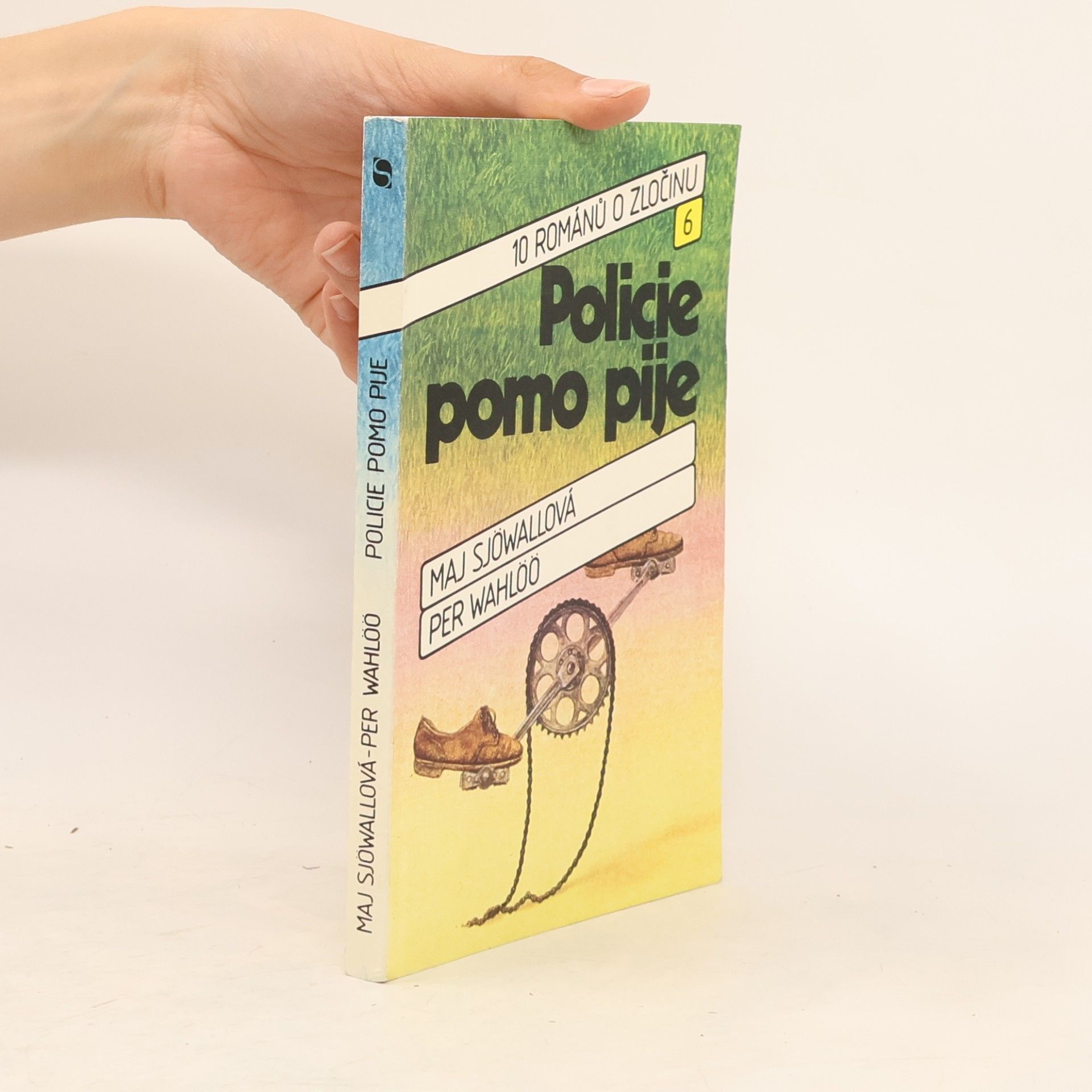 Maj Sjöwall Policie pomo pije