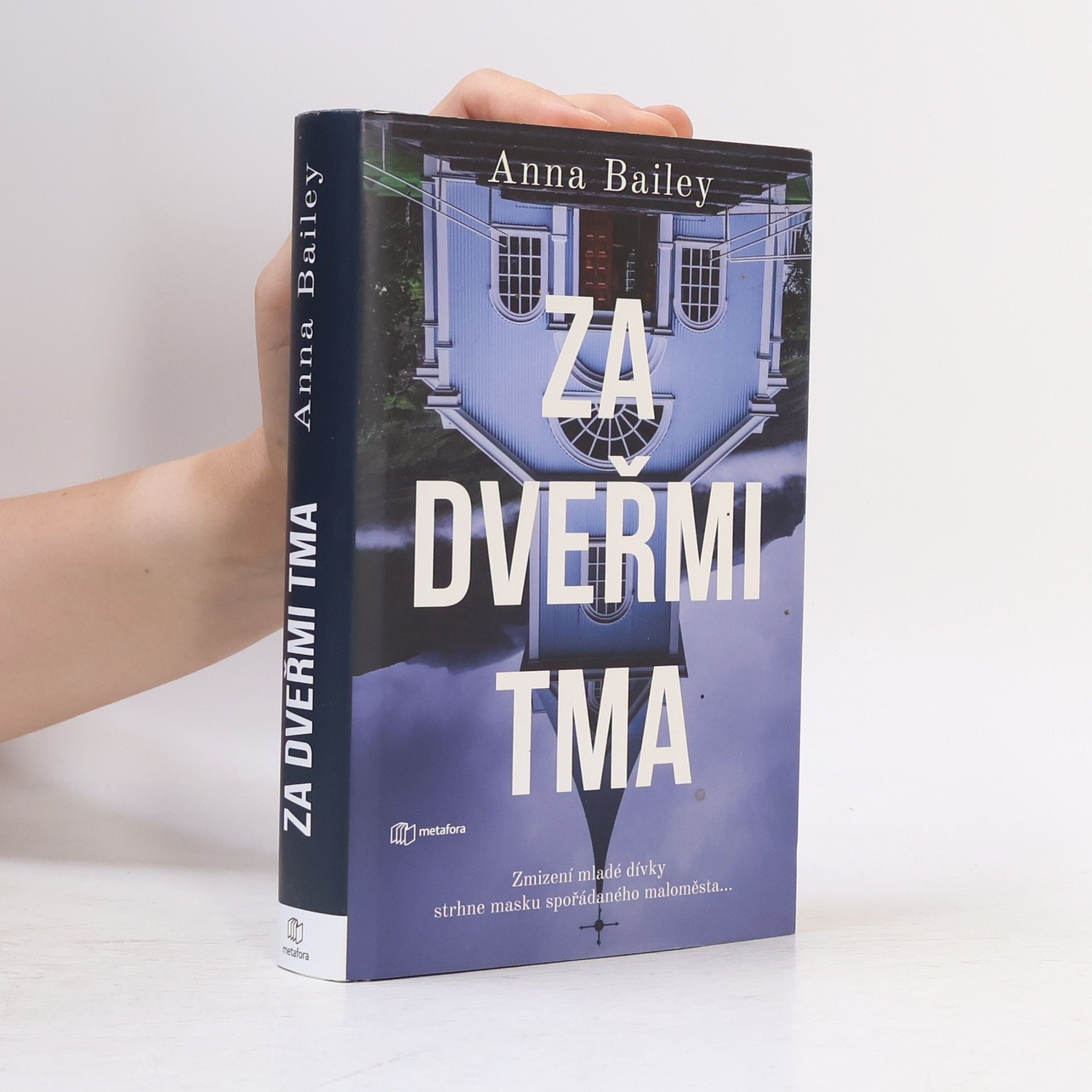 Anna Bailey Za dveřmi tma