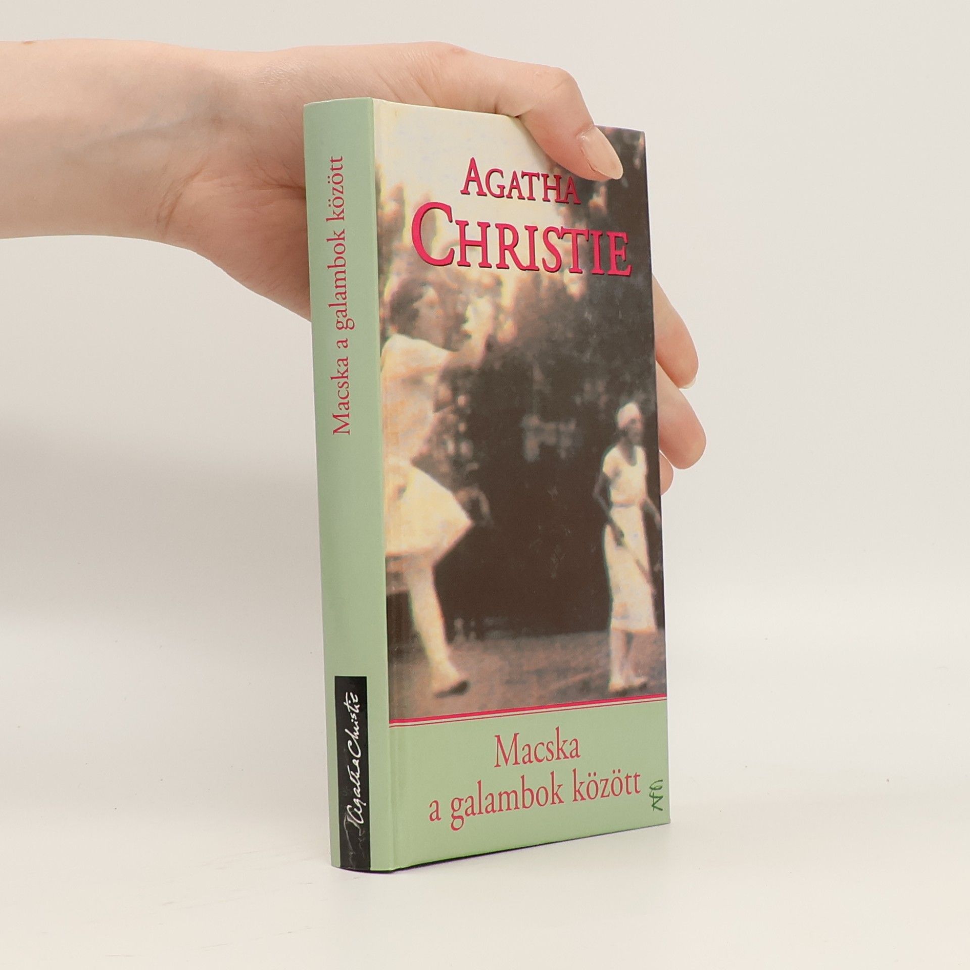 Agatha Christie Macska a galambok között