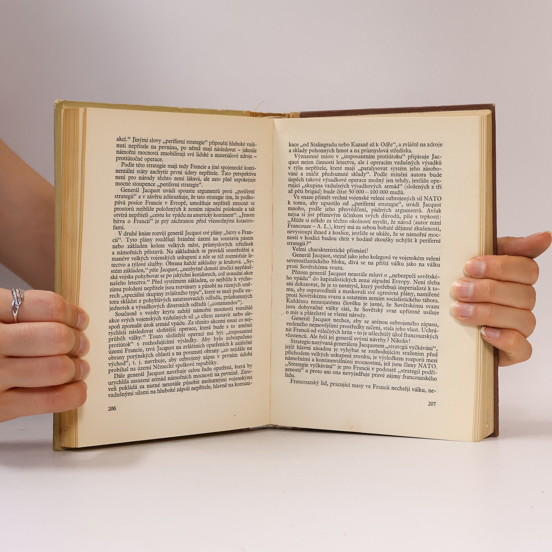 Various authors Válka a vojenská věda II.