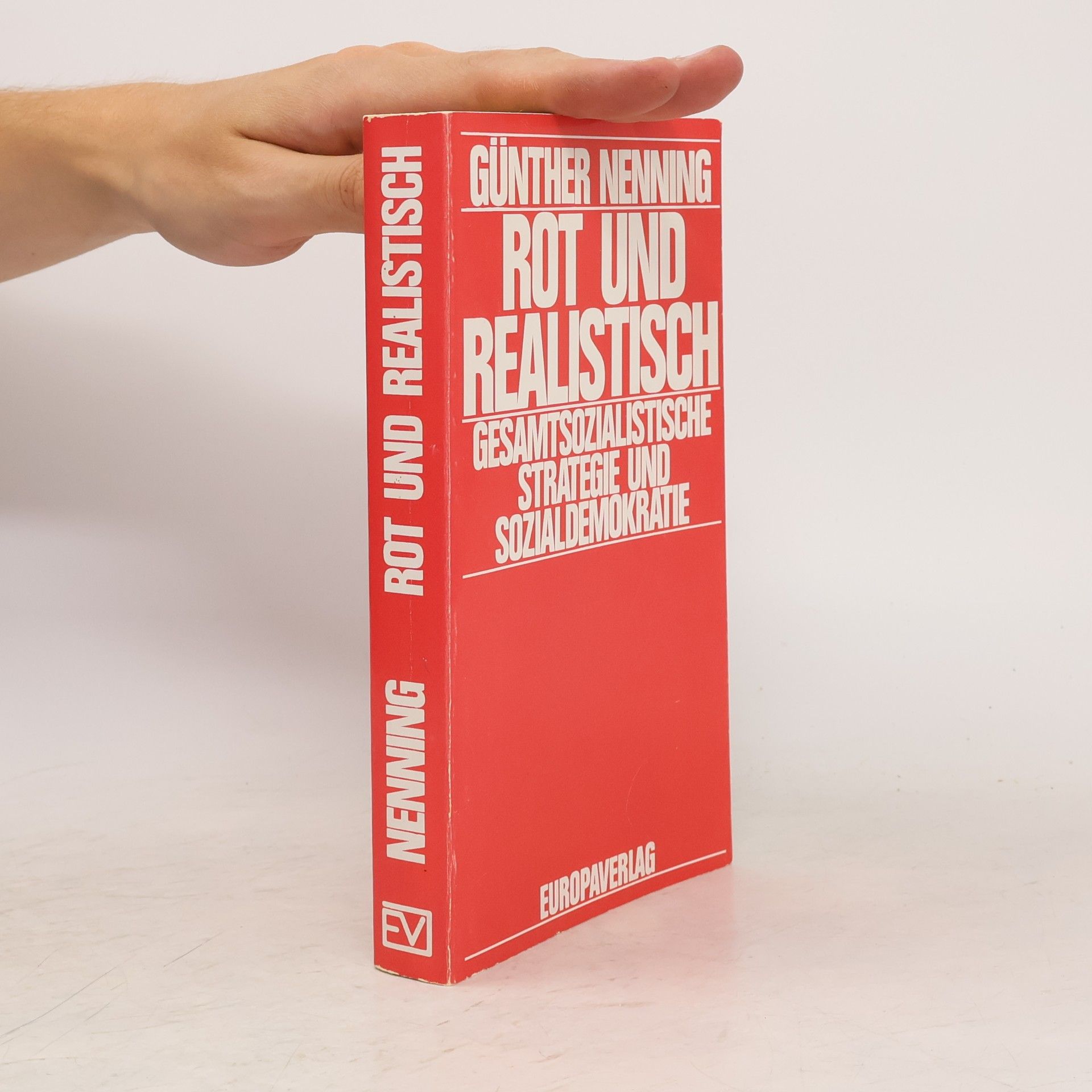 Rot und realistisch