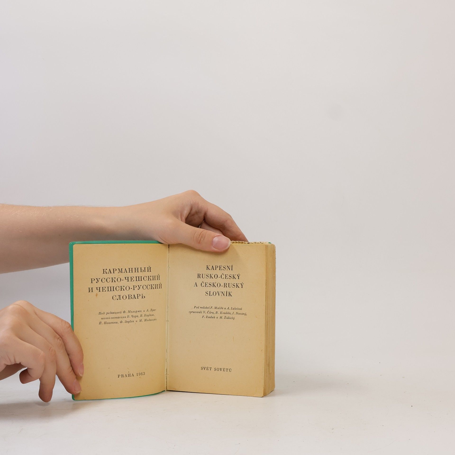 Autorenkollektiv Kapesní rusko-český a česko-ruský slovník