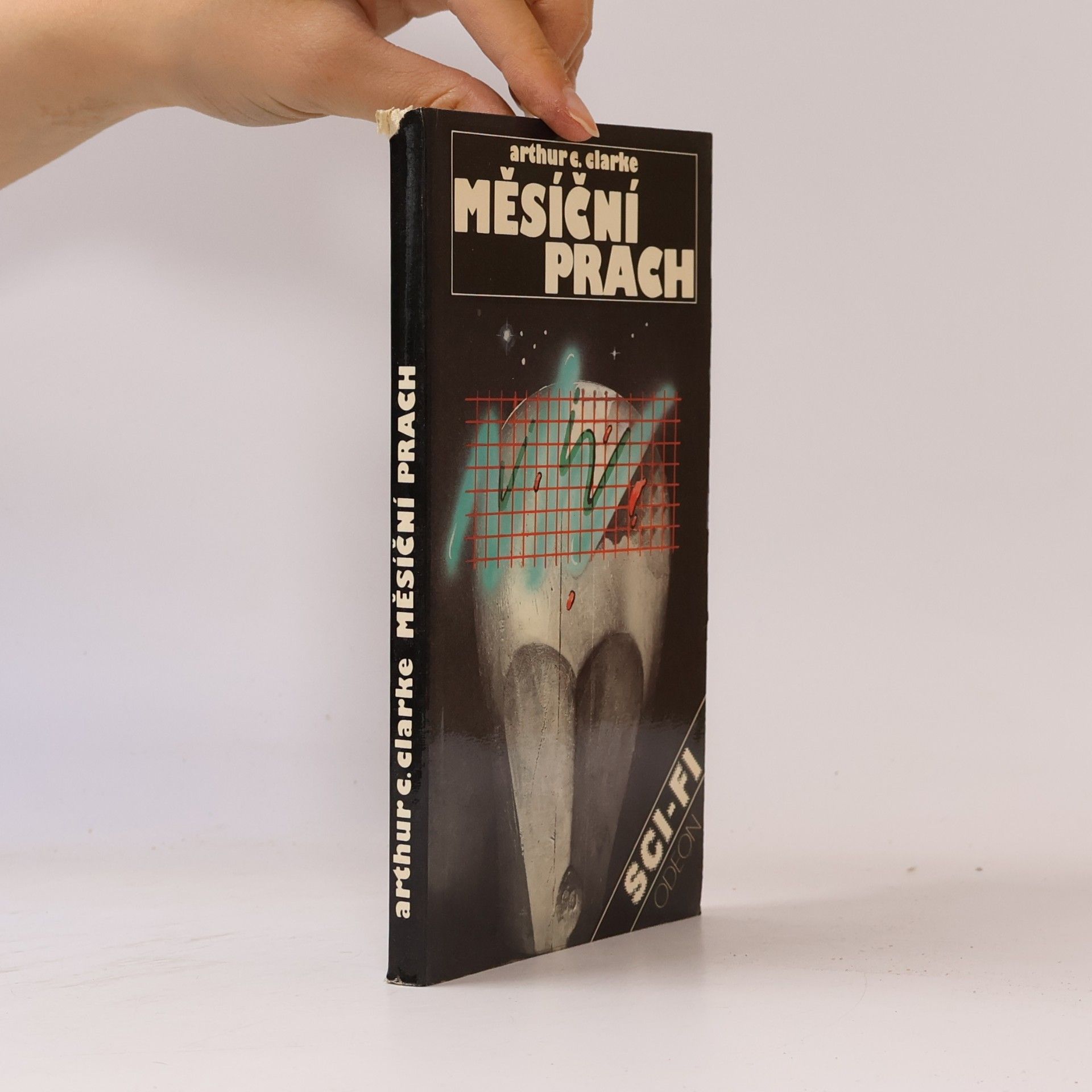 Arthur C. Clarke Měsíční prach