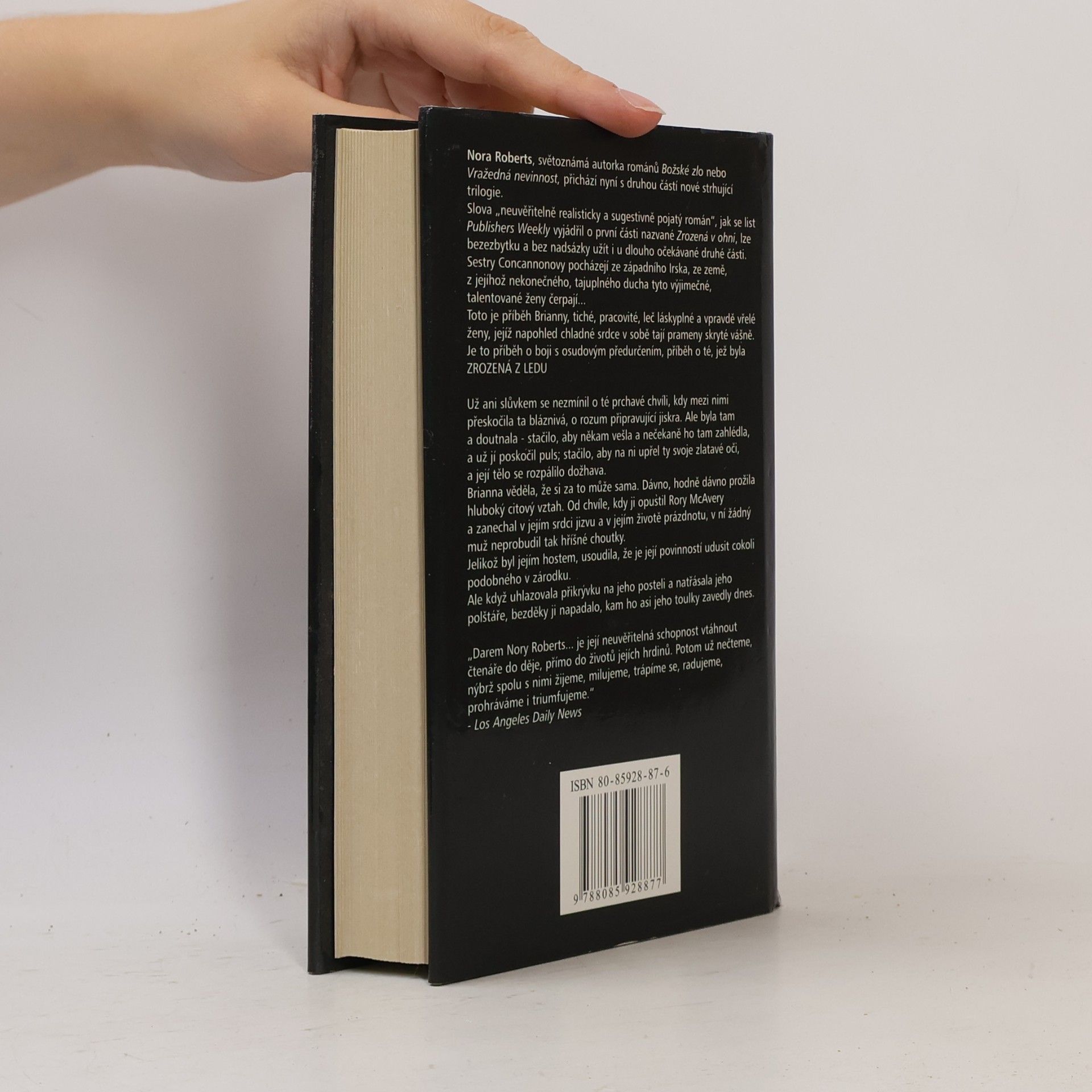 Nora Roberts Zrozená z ledu