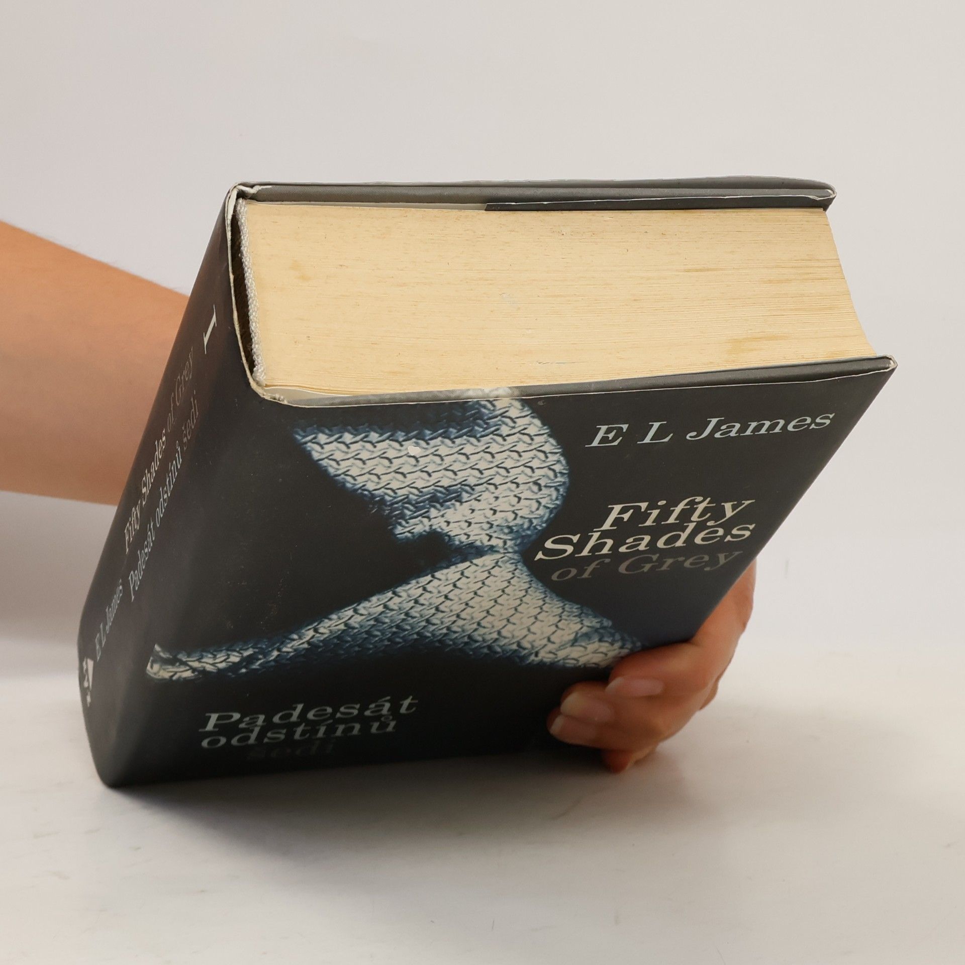 E. L. James Padesát odstínů šedi