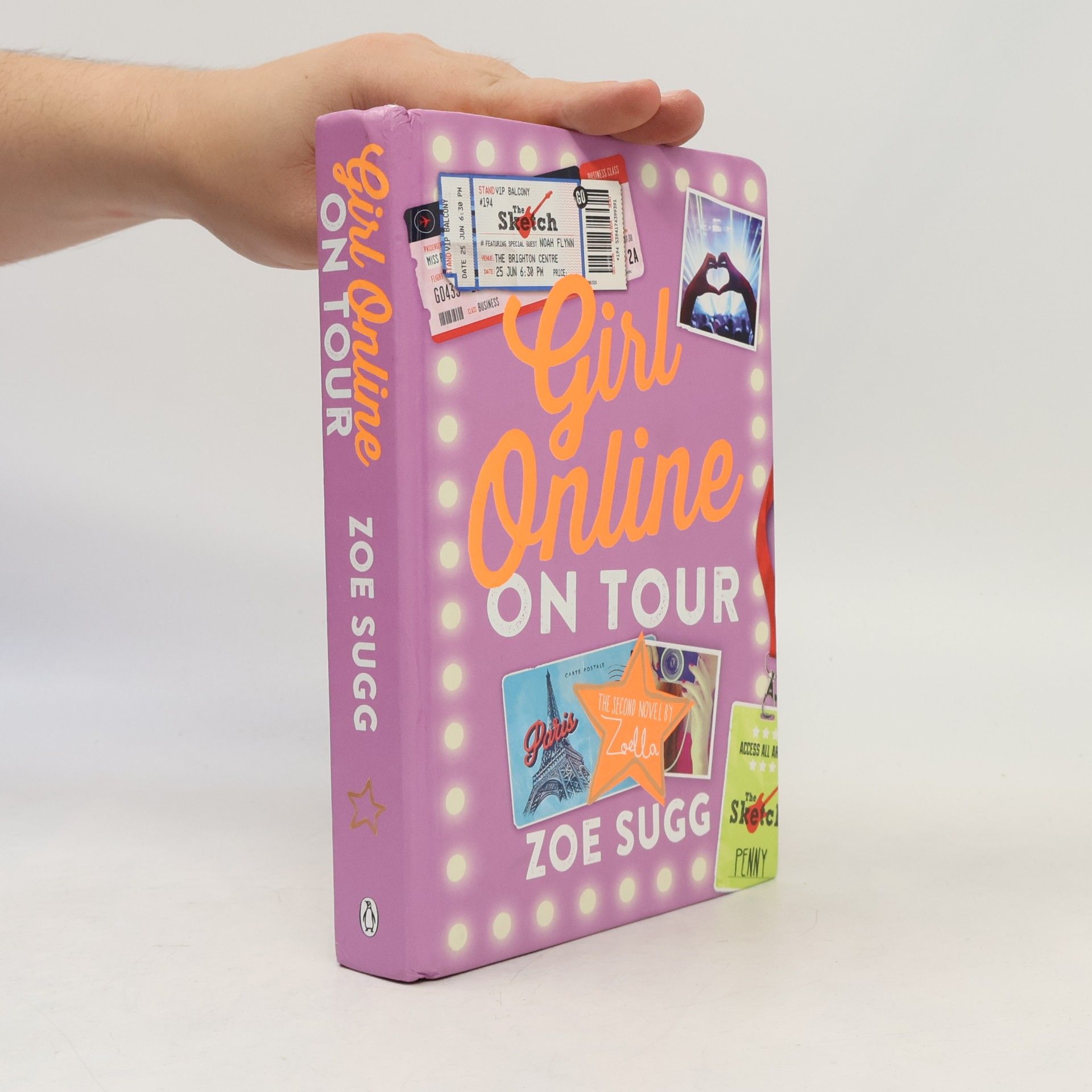 Zoe Sugg Girl online. On tour