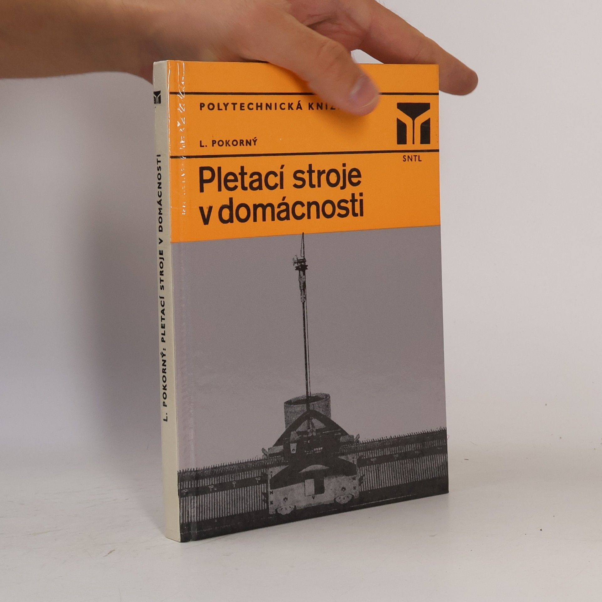 Pletací stroje v domácnosti