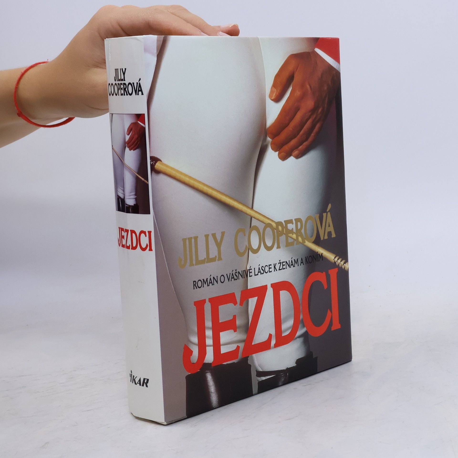 Jilly Cooper Jezdci. 1. díl