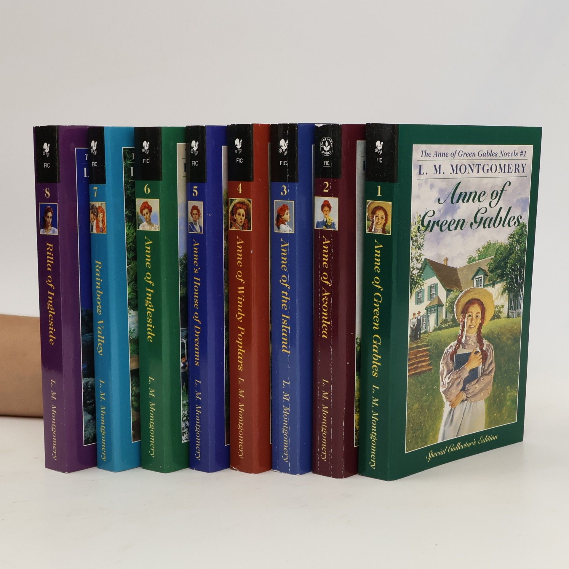Lucy Maud Montgomeryová Anne of Green Gables (8 svazků, komplet v boxu)