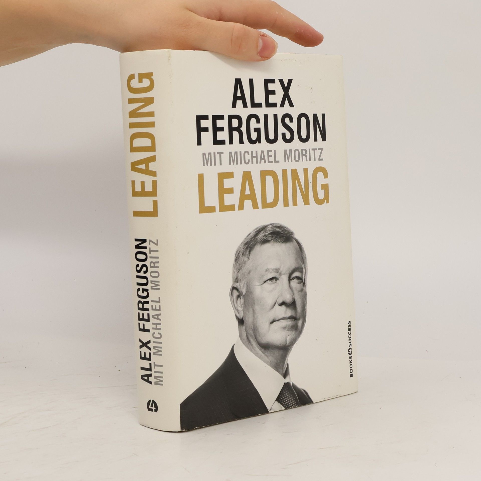 Alex Ferguson Leading