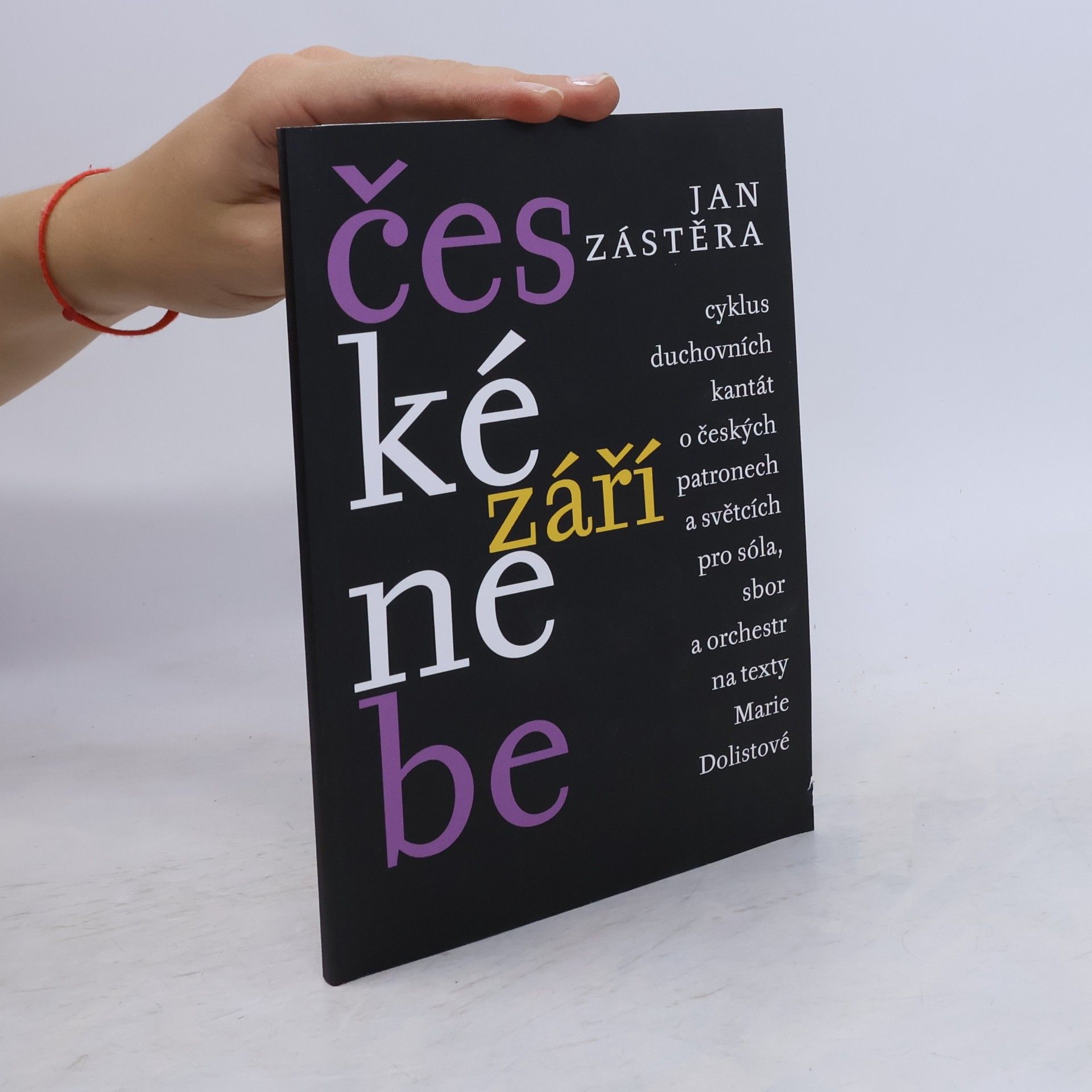 České nebe září