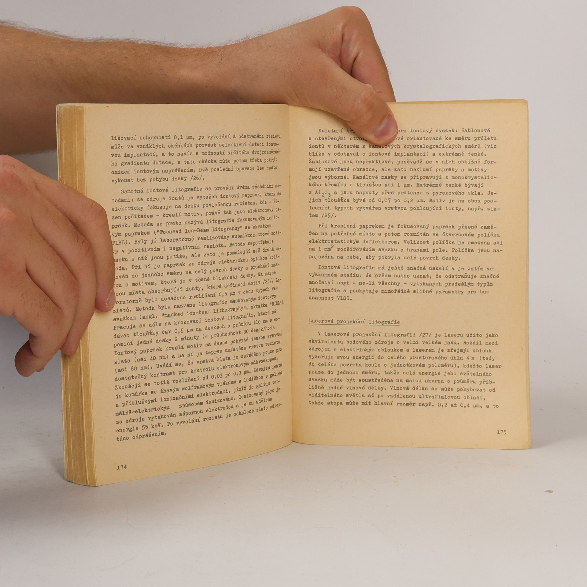 Autores varios Projektování a technologie obvodů velké integrace