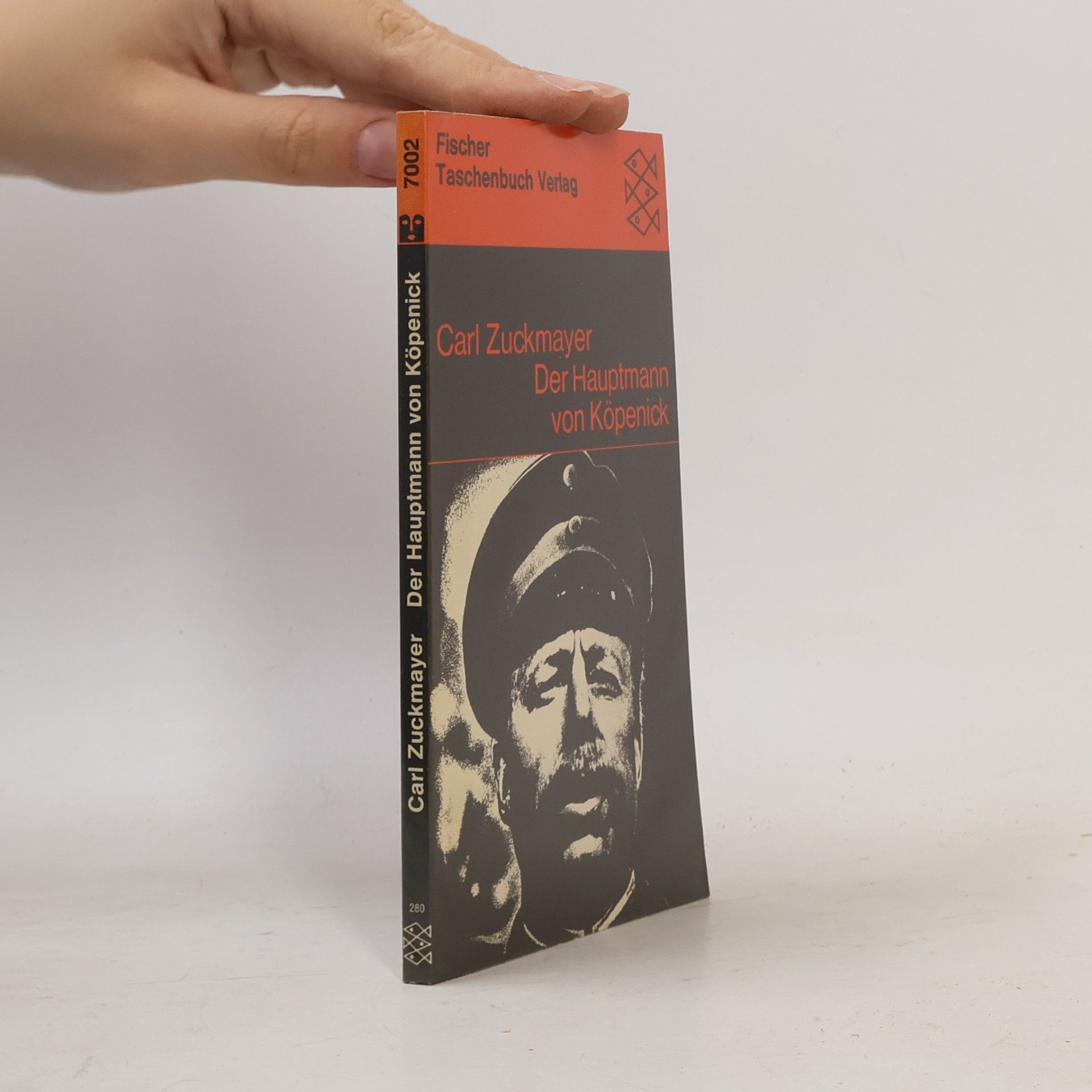 Carl Zuckmayer Der Hauptmann von Köpenick : ein deutsches Märchen in drei Akten