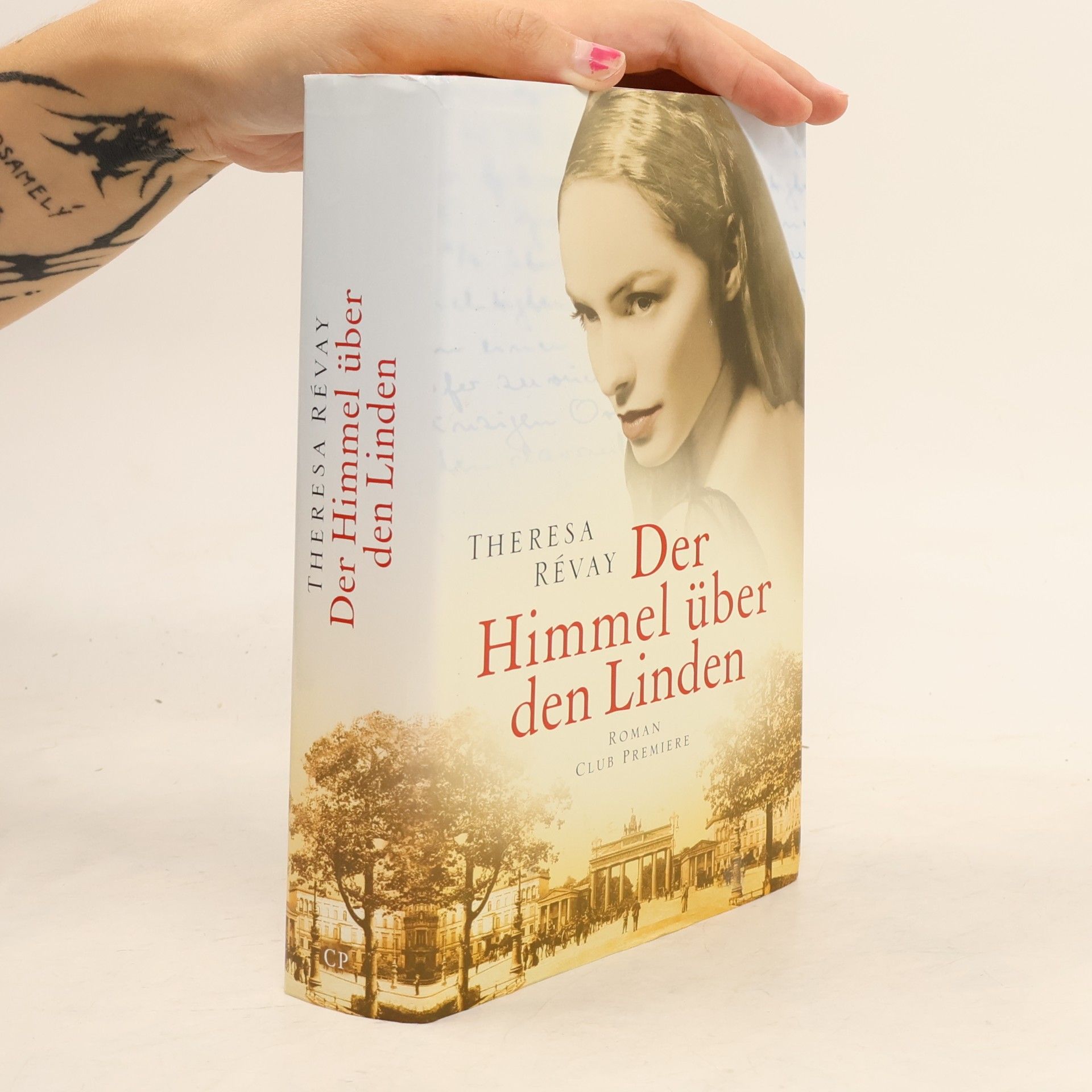 Theresa Révay Der Himmel über den Linden