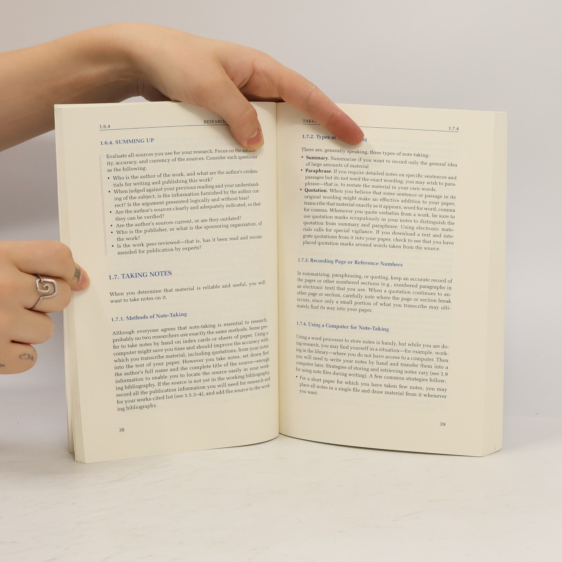 Autorenkollektiv MLA Handbook for Writers of Research Papers
