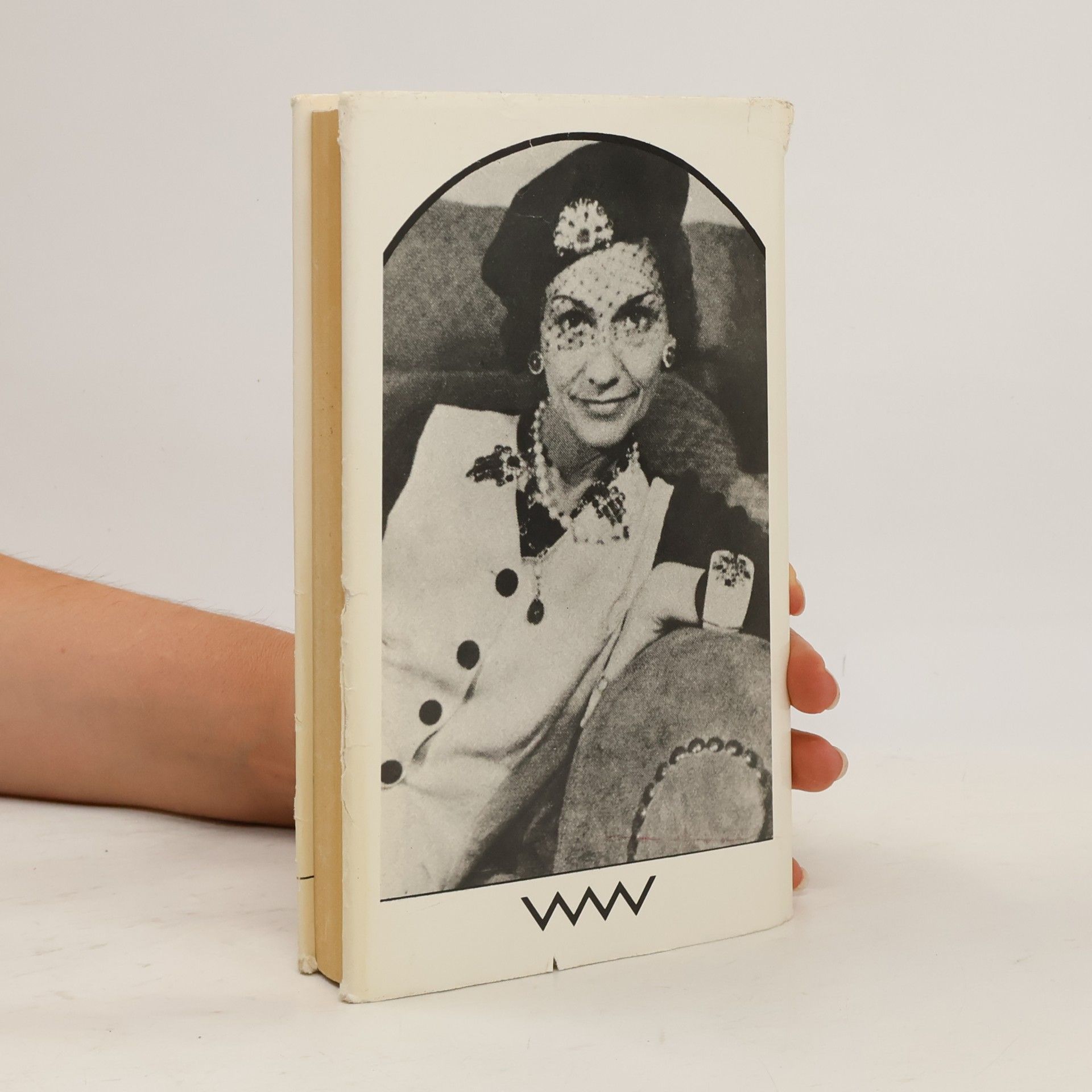 Edmonde Charles-Roux Chanel. Die Geschichte einer Mode