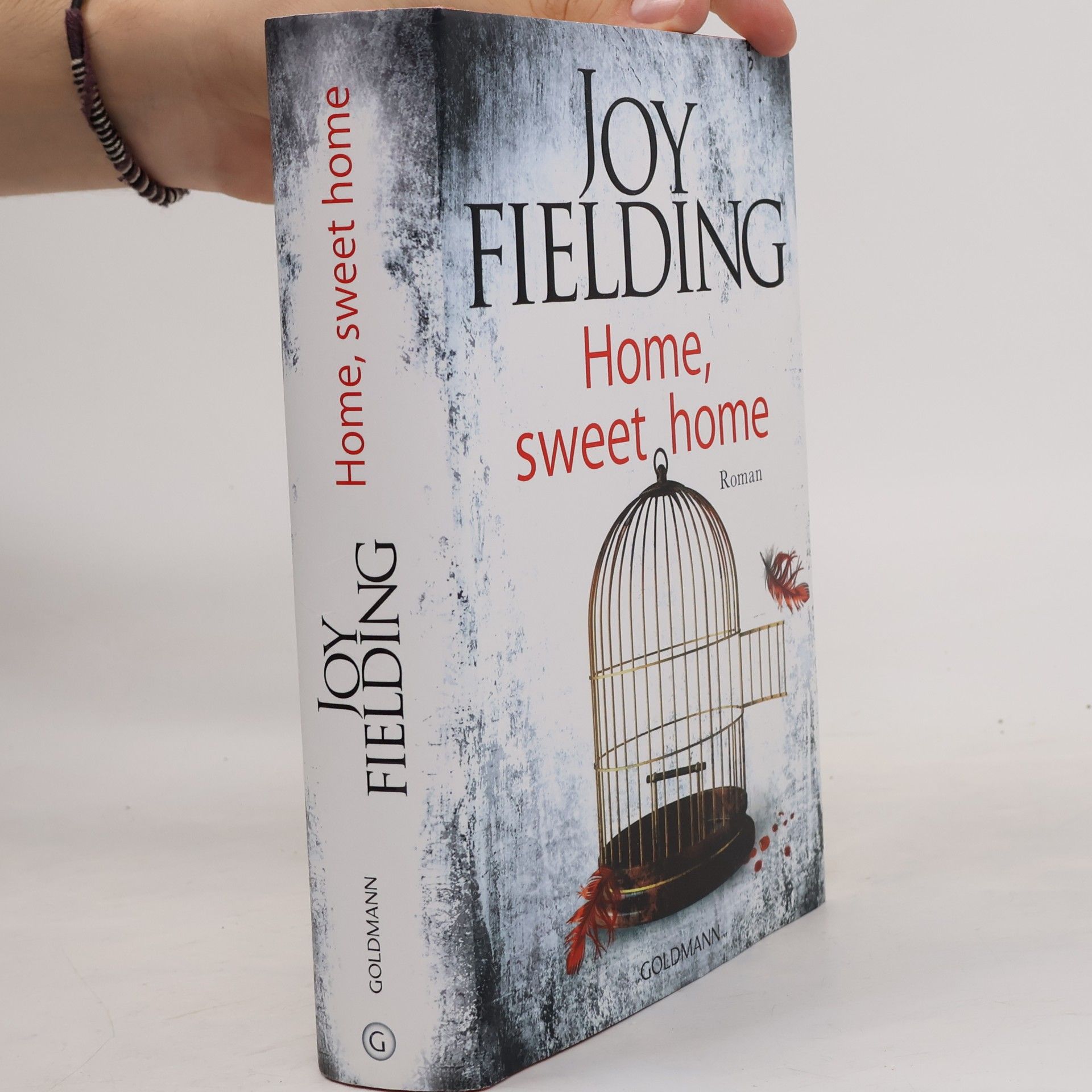 Joy Fielding Home, sweet home
