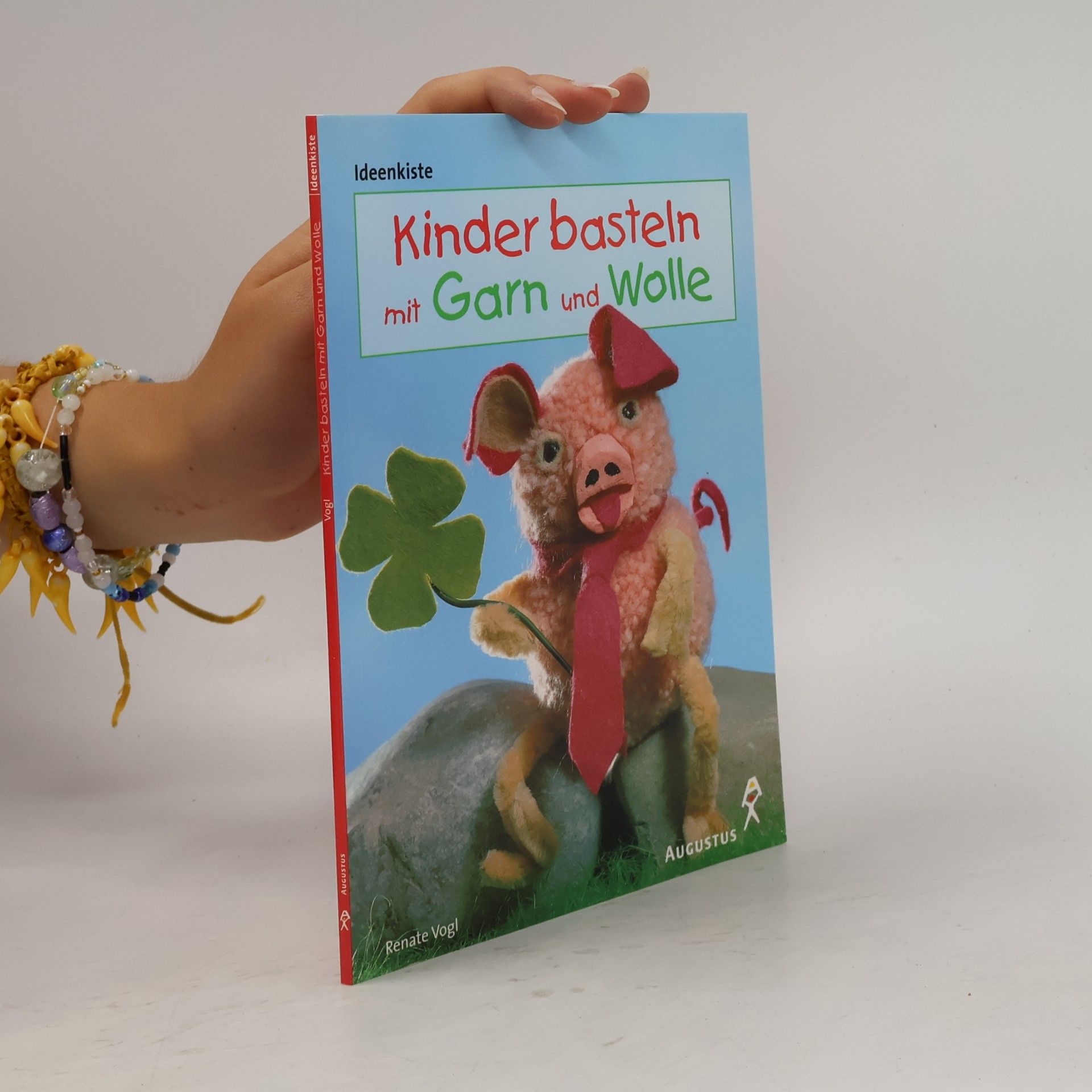 Kinder basteln mit Garn und Wolle