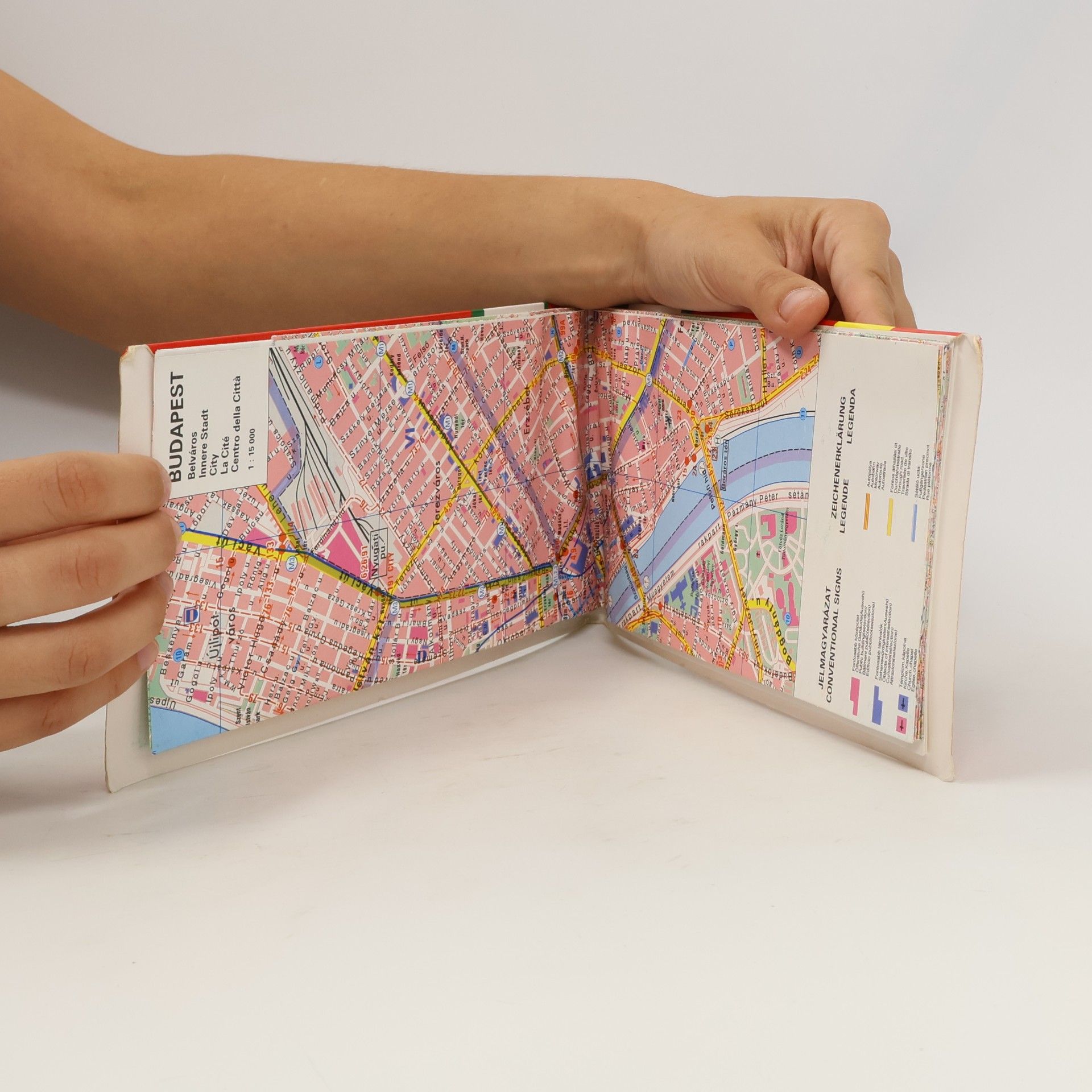 Autores varios Budapest 1:30 000