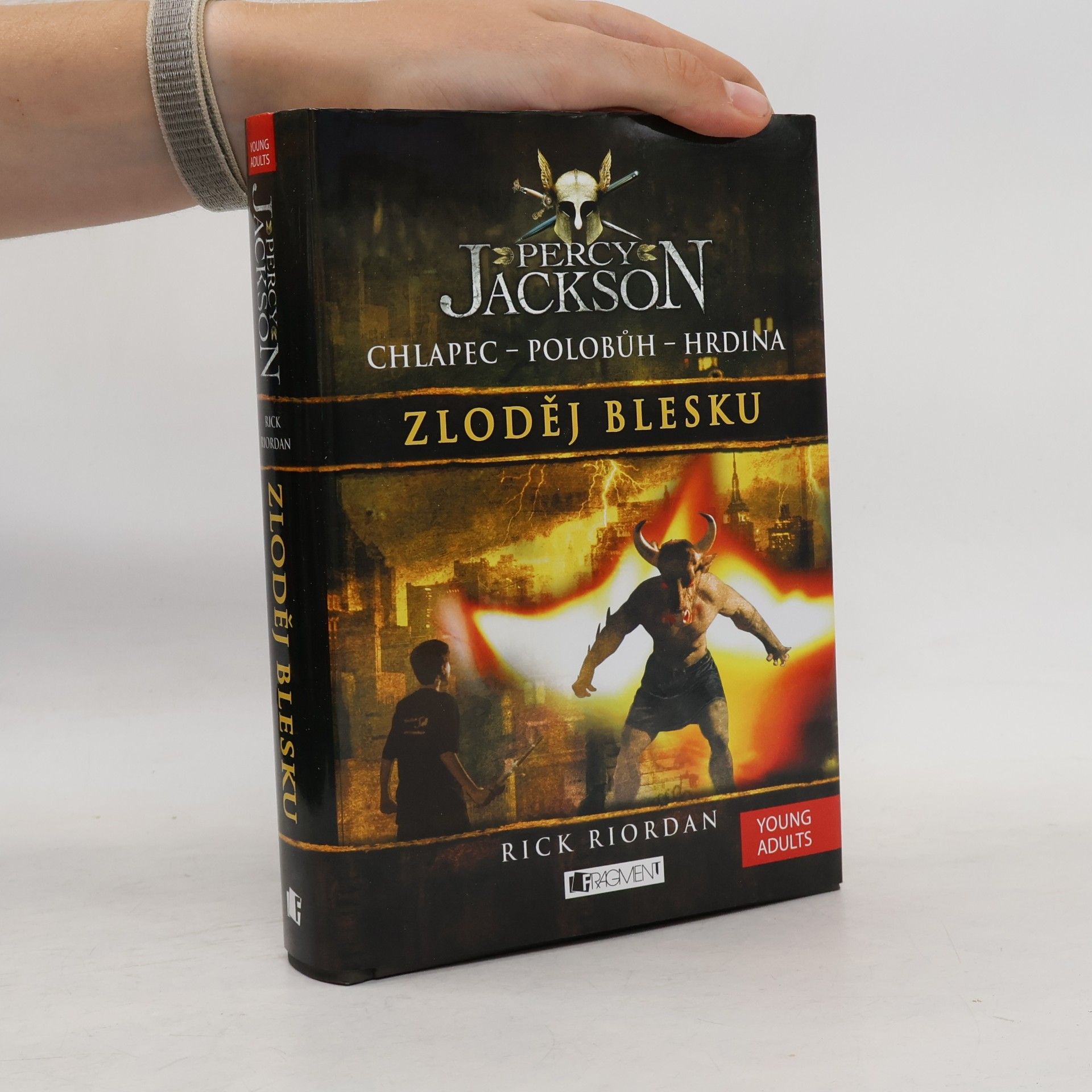 Rick Riordan Percy Jackson. Zloděj blesku