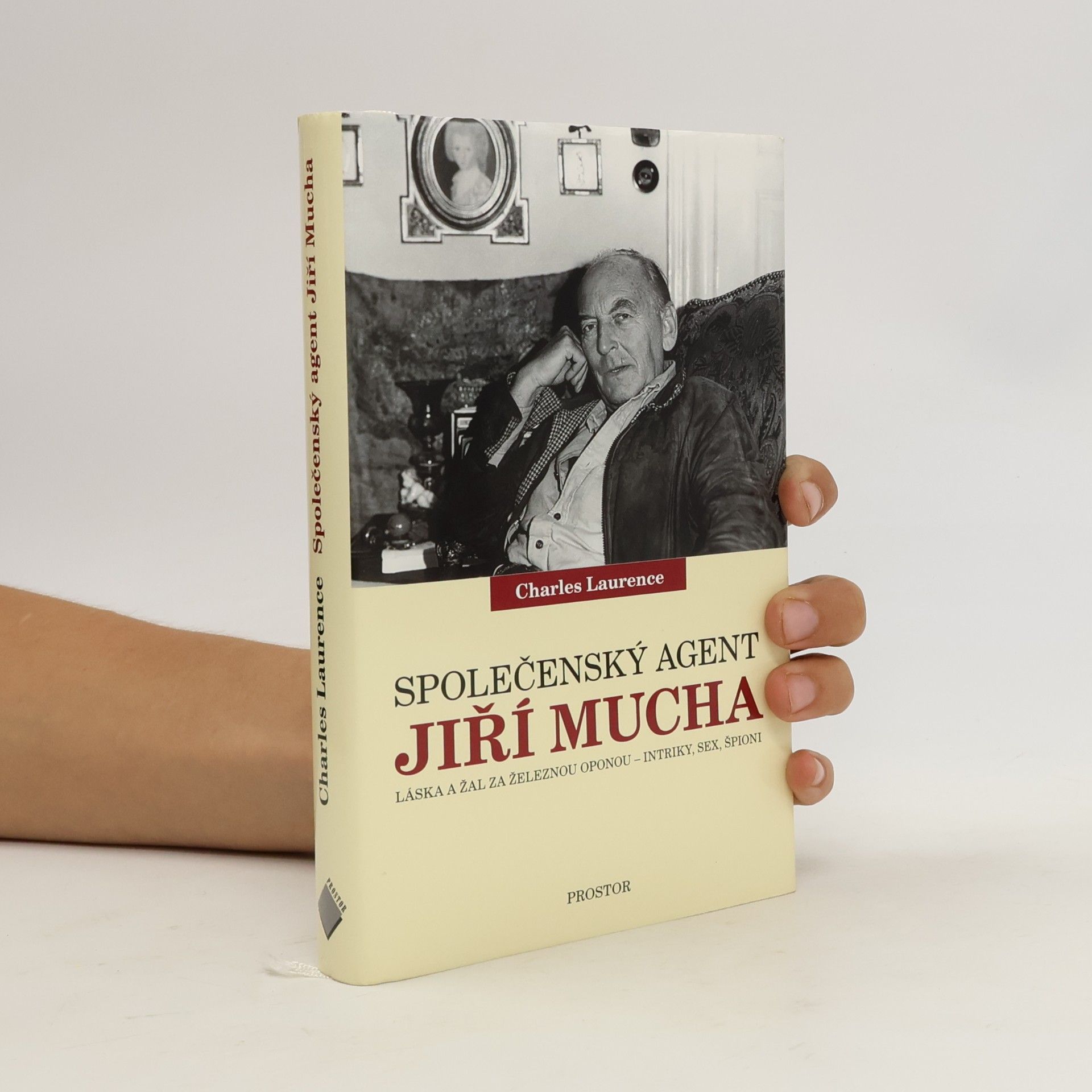 Charles Laurence Společenský agent Jiří Mucha