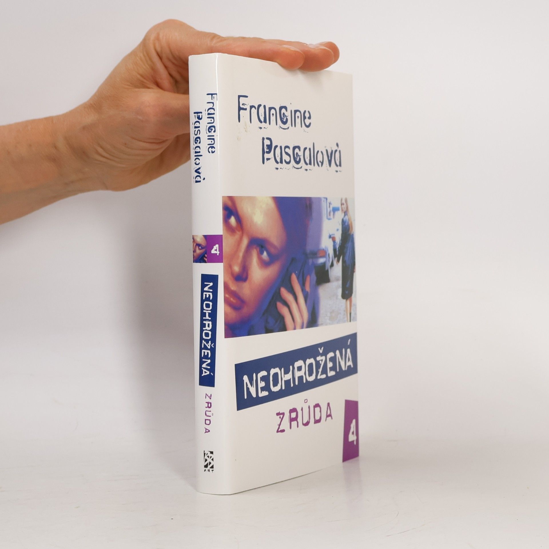 Francine Pascal Neohrožená 4: Zrůda