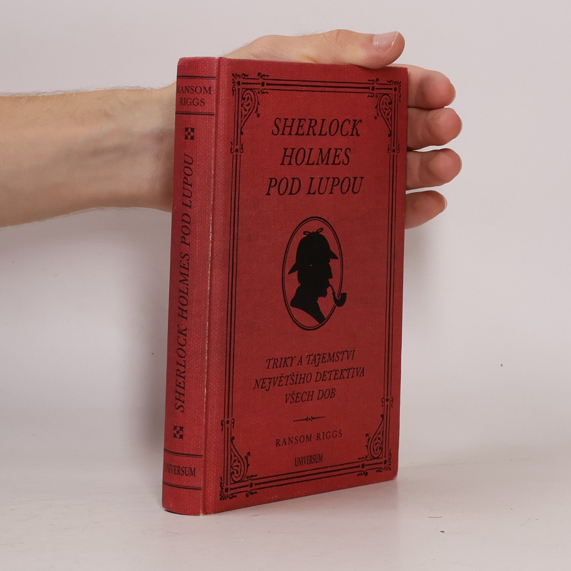 Ransom Riggs Sherlock Holmes pod lupou