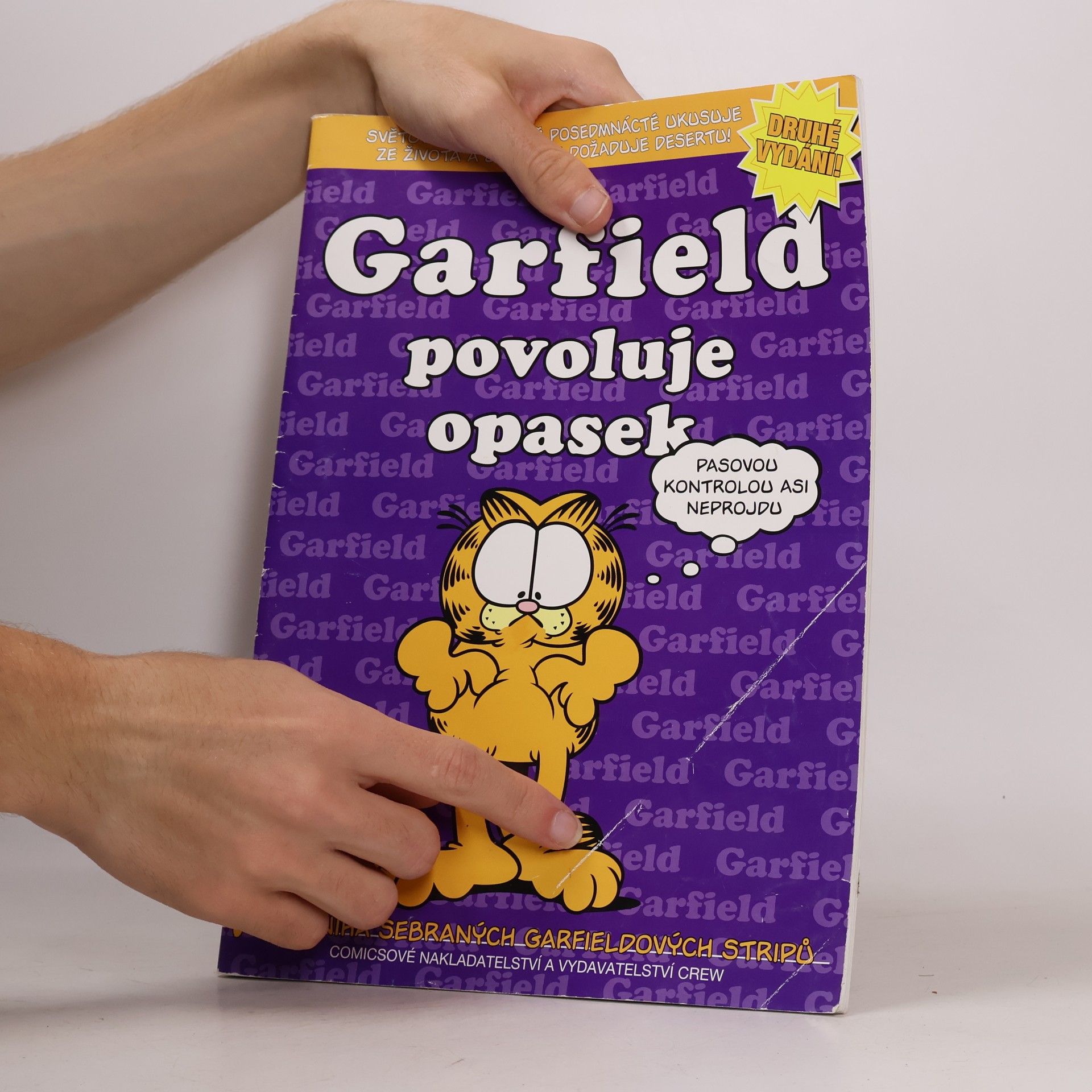 Jim Davis Garfield povoluje opasek